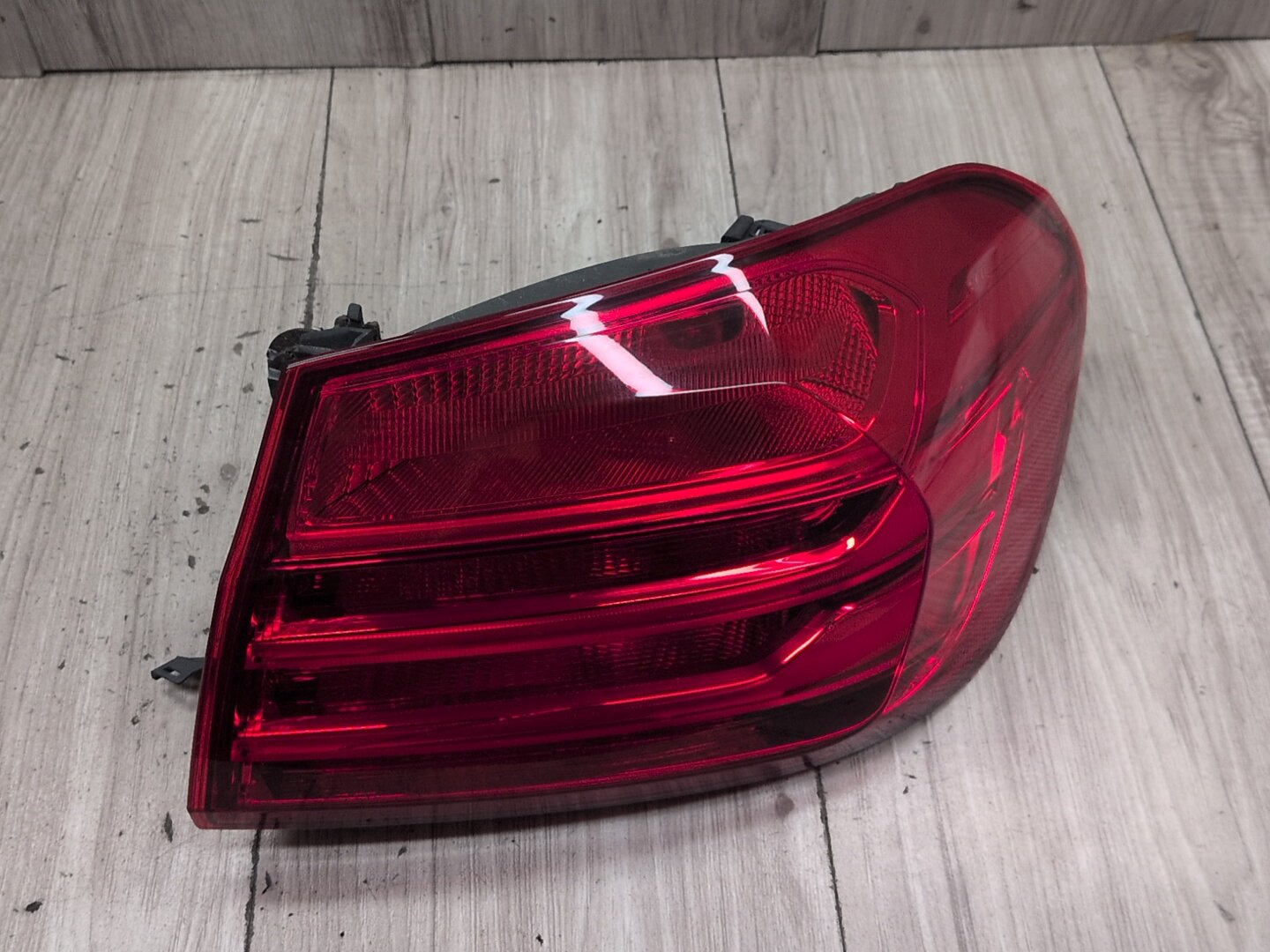 14-17 OEM BMW F32 F33 F36 F82 F83 M4 Rear Right Passenger Outer Tail Light Lamp