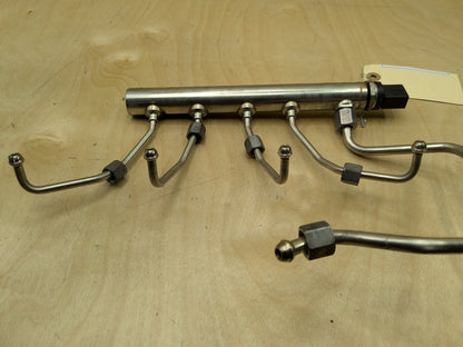 OEM BMW F10 F15 F25 F30 F32 F36 320 328 Engine N20 N26 Fuel Injector Line Rail