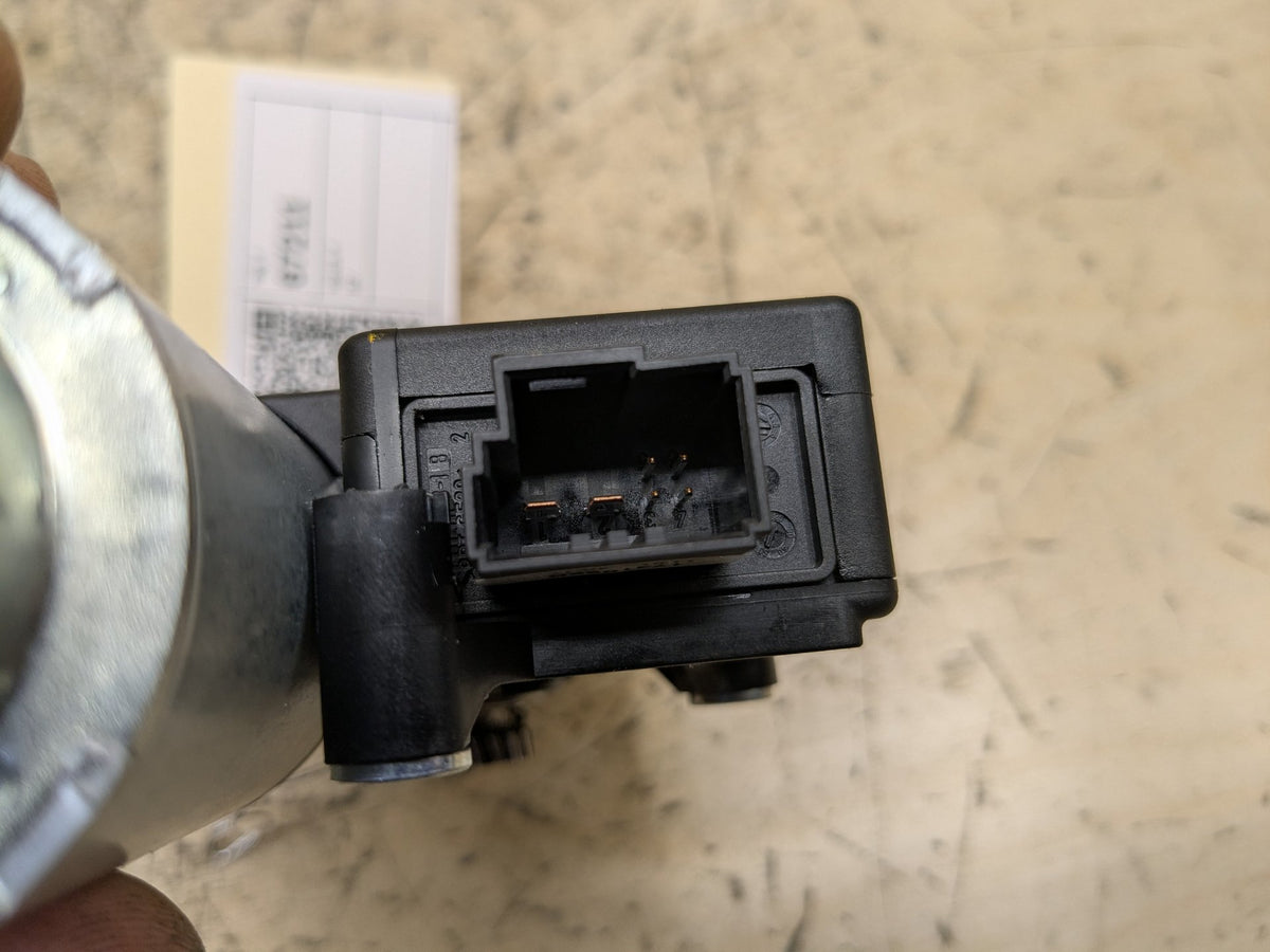 OEM BMW F06 F82 F80 F13 F32 F10 M2 M3 M4 M6 Upper Sunroof Moon Roof Motor Unit