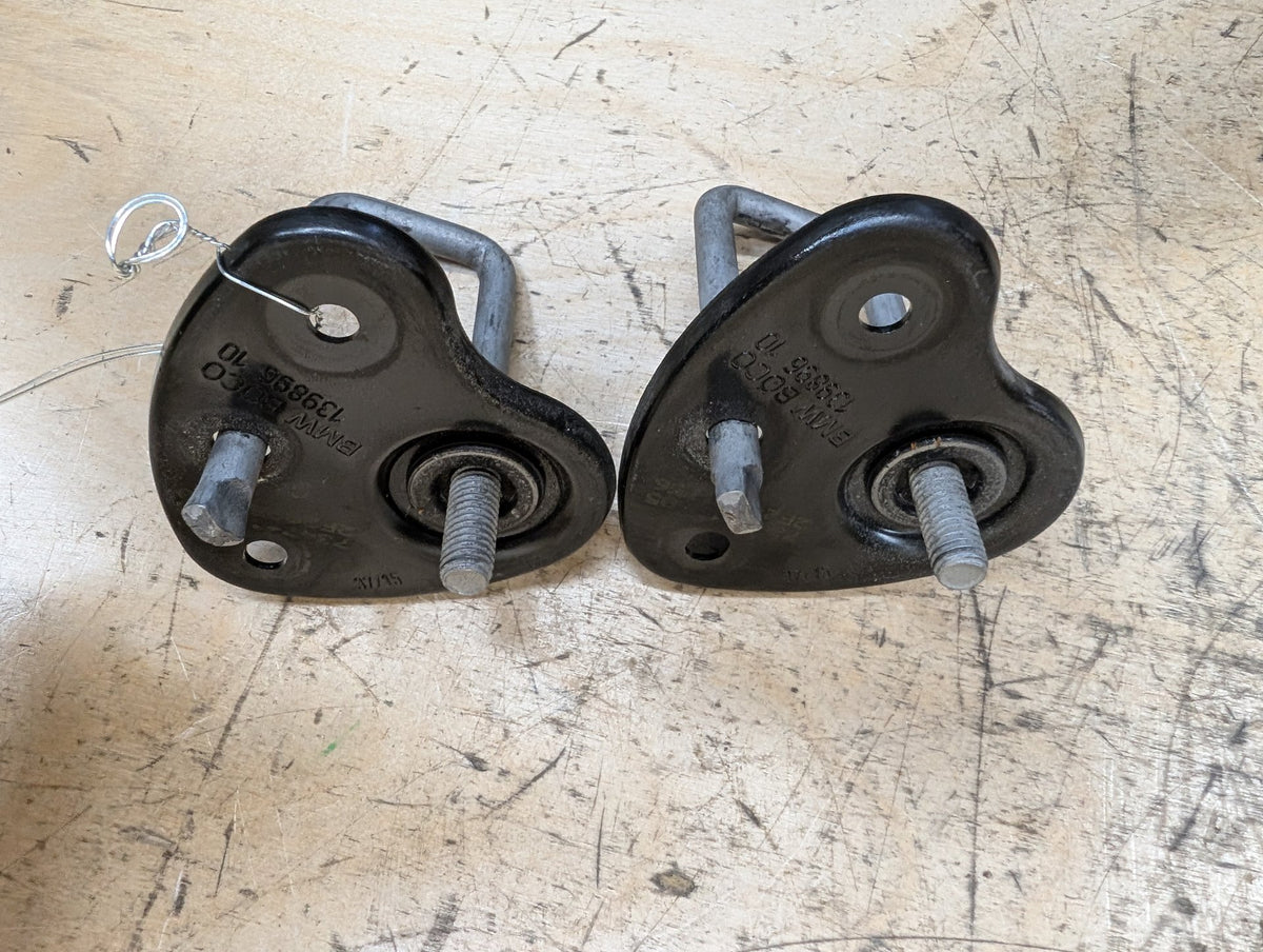 OEM BMW F90 F97 G01 G05 G06 G07 G12* G30 X3 X5 Hood Safety Latch Hook Pair SET