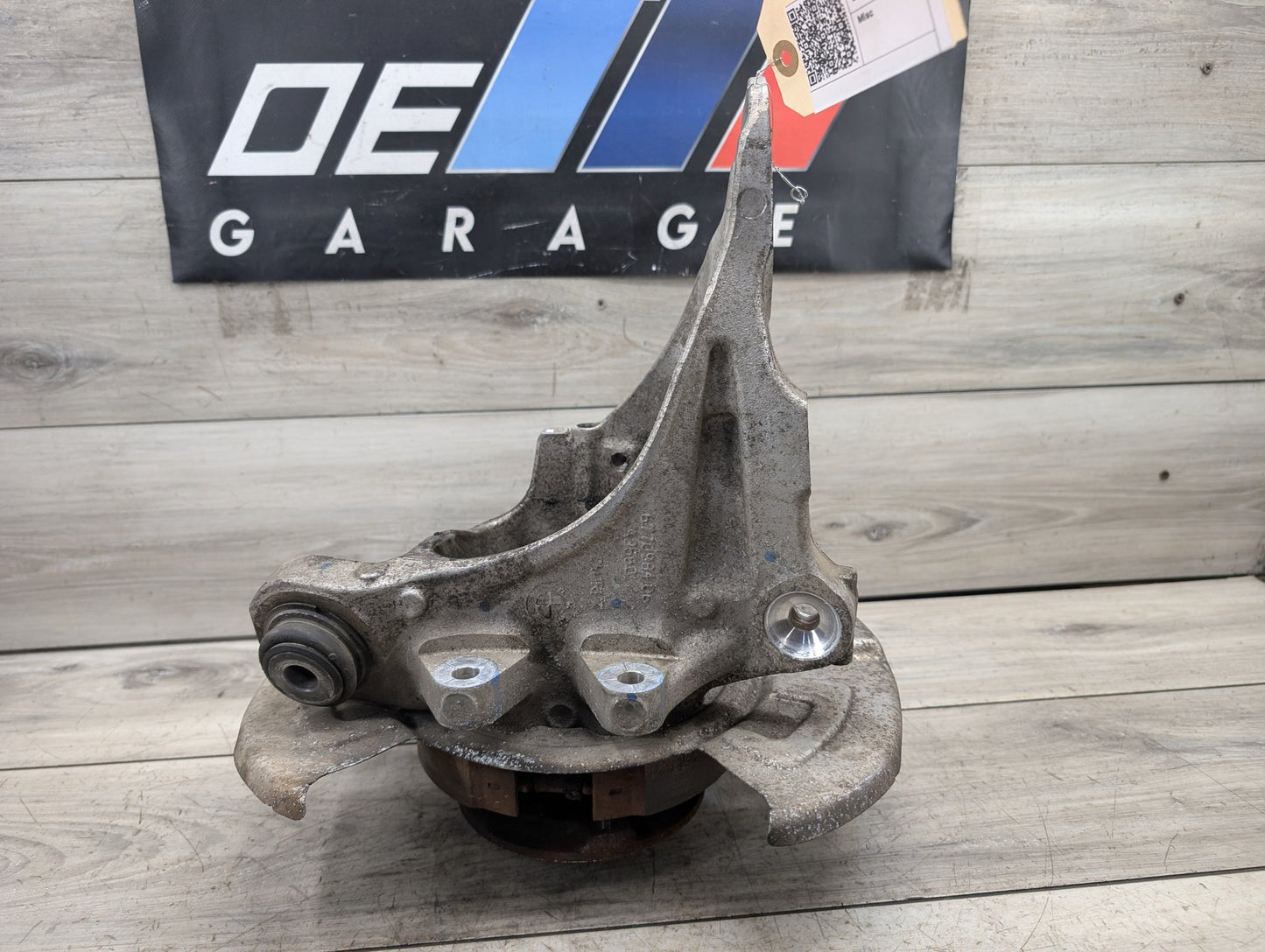 2014 - 2018 BMW X5 F15 Rear Right Passenger Spindle Knuckle w/ Bearing 6770984 N63B44O1