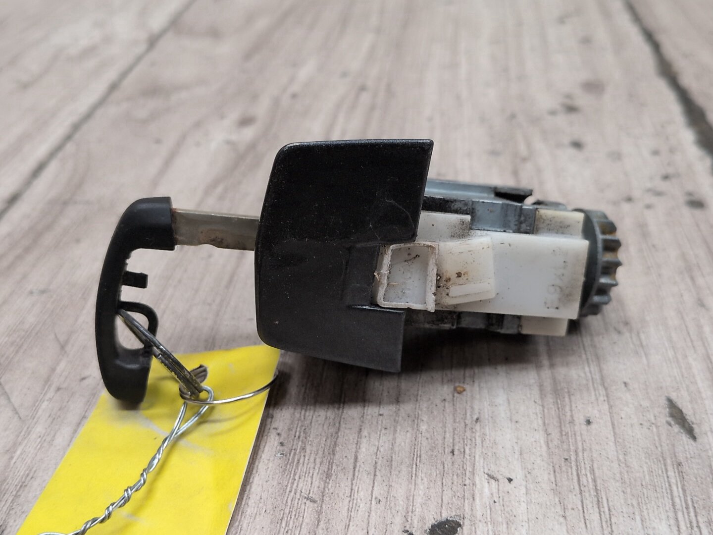 OEM BMW F33 F83 M4 Left Driver Door Lock Cylinder Mechanism w/ Key