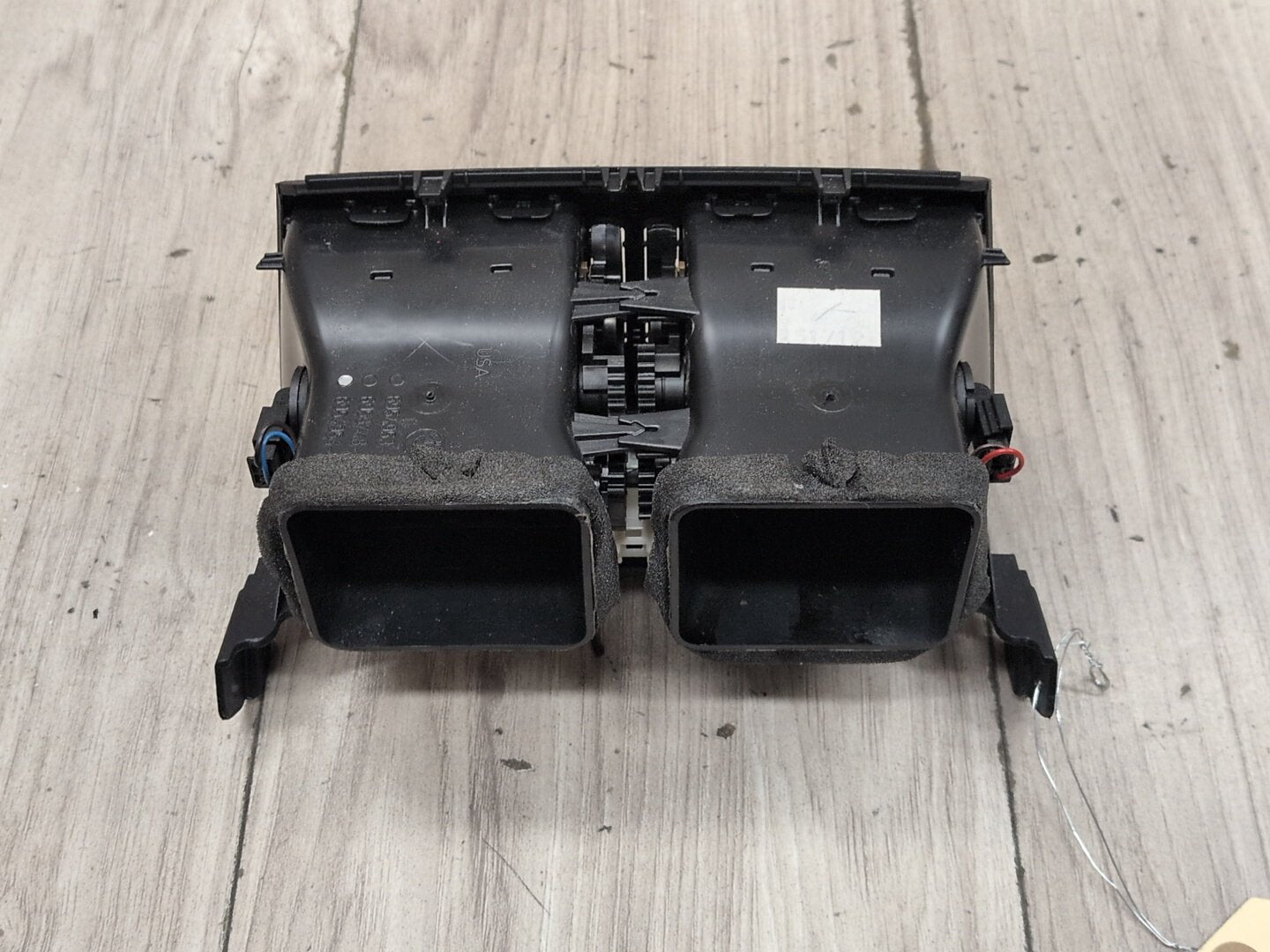 07-14 OEM BMW E70 E71 X5 X6 X5M X6M Rear Center AC Air Vent Grille Black