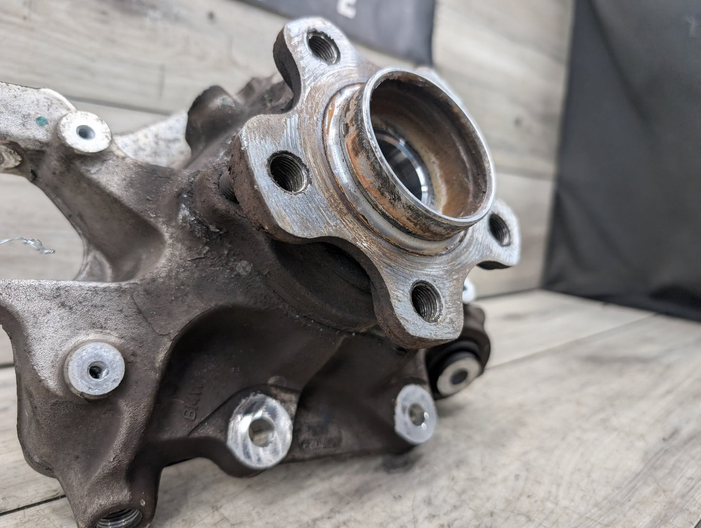 OEM BMW G01 X3 30i 30iX M40iX REAR Left Driver Knuckle Wheel Hub Spindle Bearing