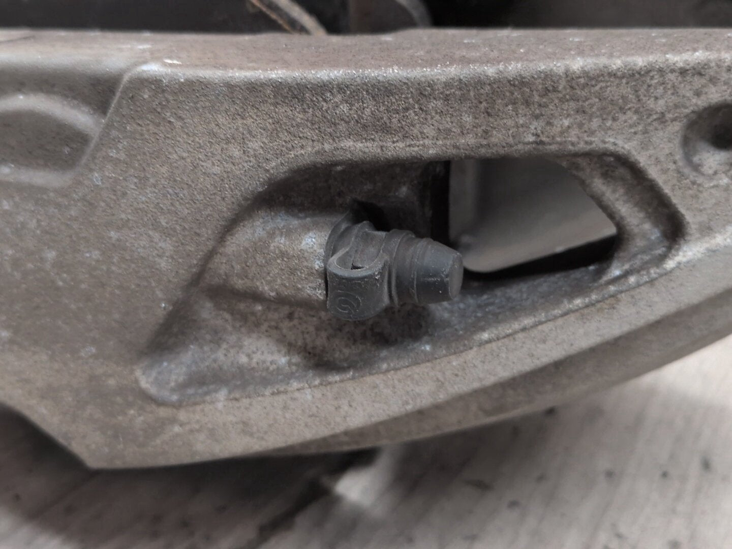 2019 - 2026 BMW X5 G05 Front Left Driver Brake Caliper 6877713 N63B44M3