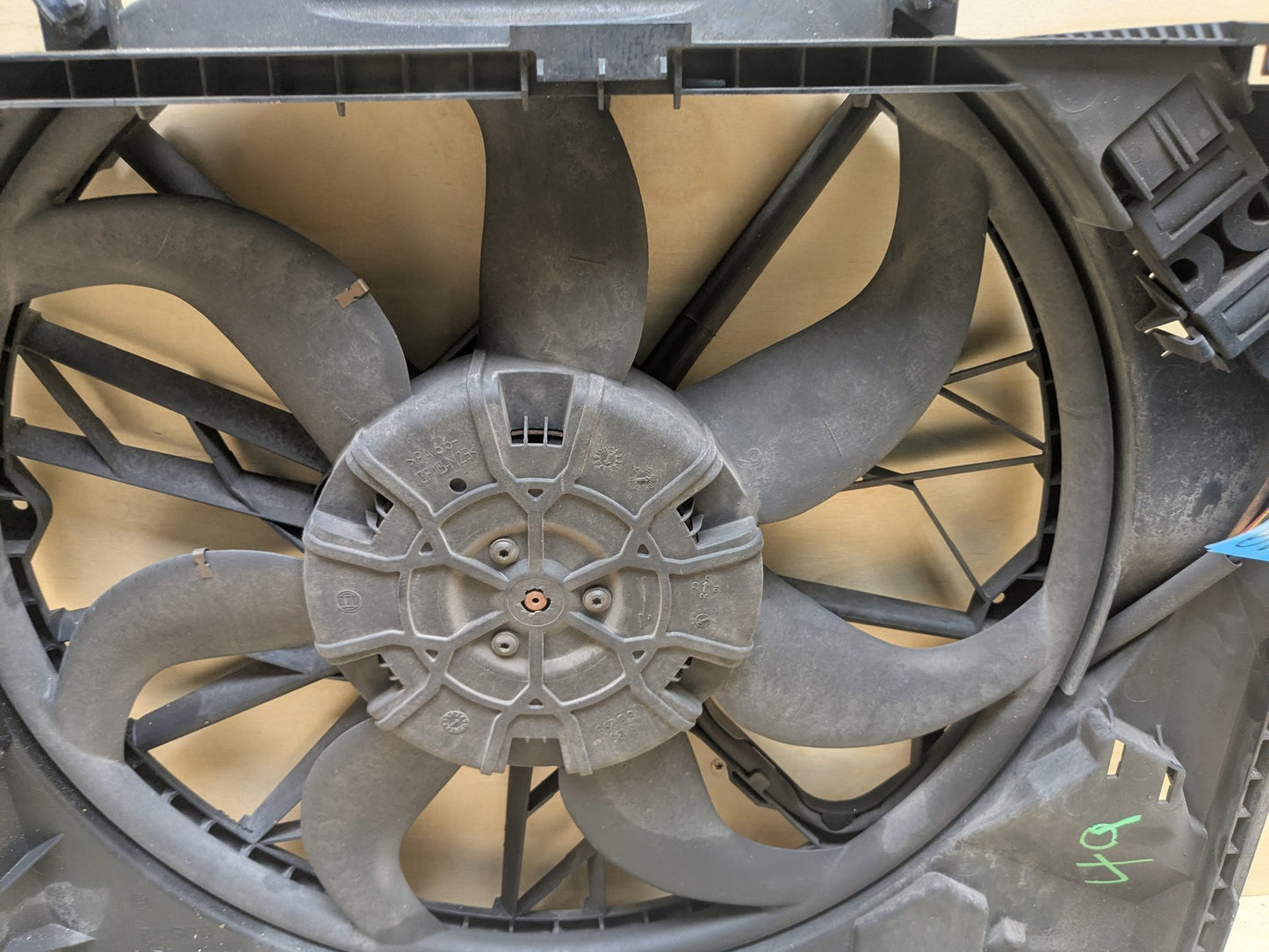 2007-2013 BMW 328i E93 Radiator Fan Shroud Housing w/ Motor 7561713