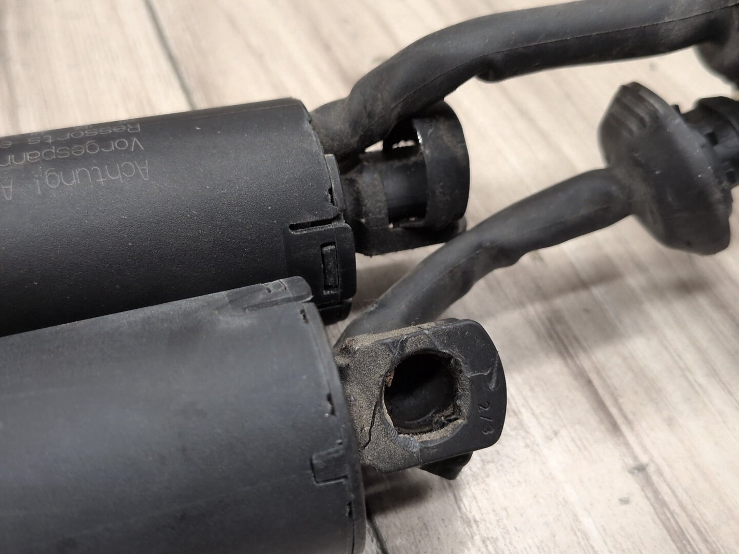 2019 - 2026 BMW X5 G05 Rear Left Right Liftgate Trunk Lid Strut Shock Supports SET 2760699 N63B44M3