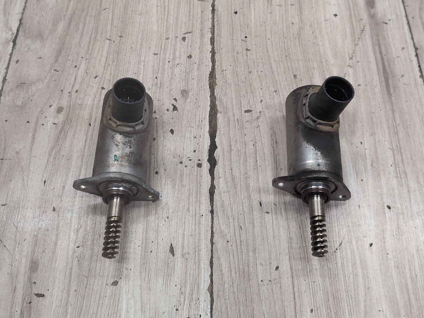 OEM BMW F06 F10 F13 F15 F85 X5 Engine N63 S63 Cylinder Head VVT Timing Actuator