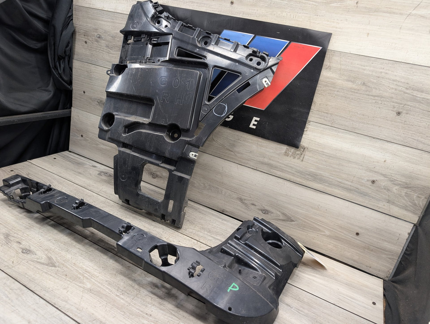18-21 BMW G01 F97 X3 Rear Bumper Right Passenger Side Brackets Mounts Supports