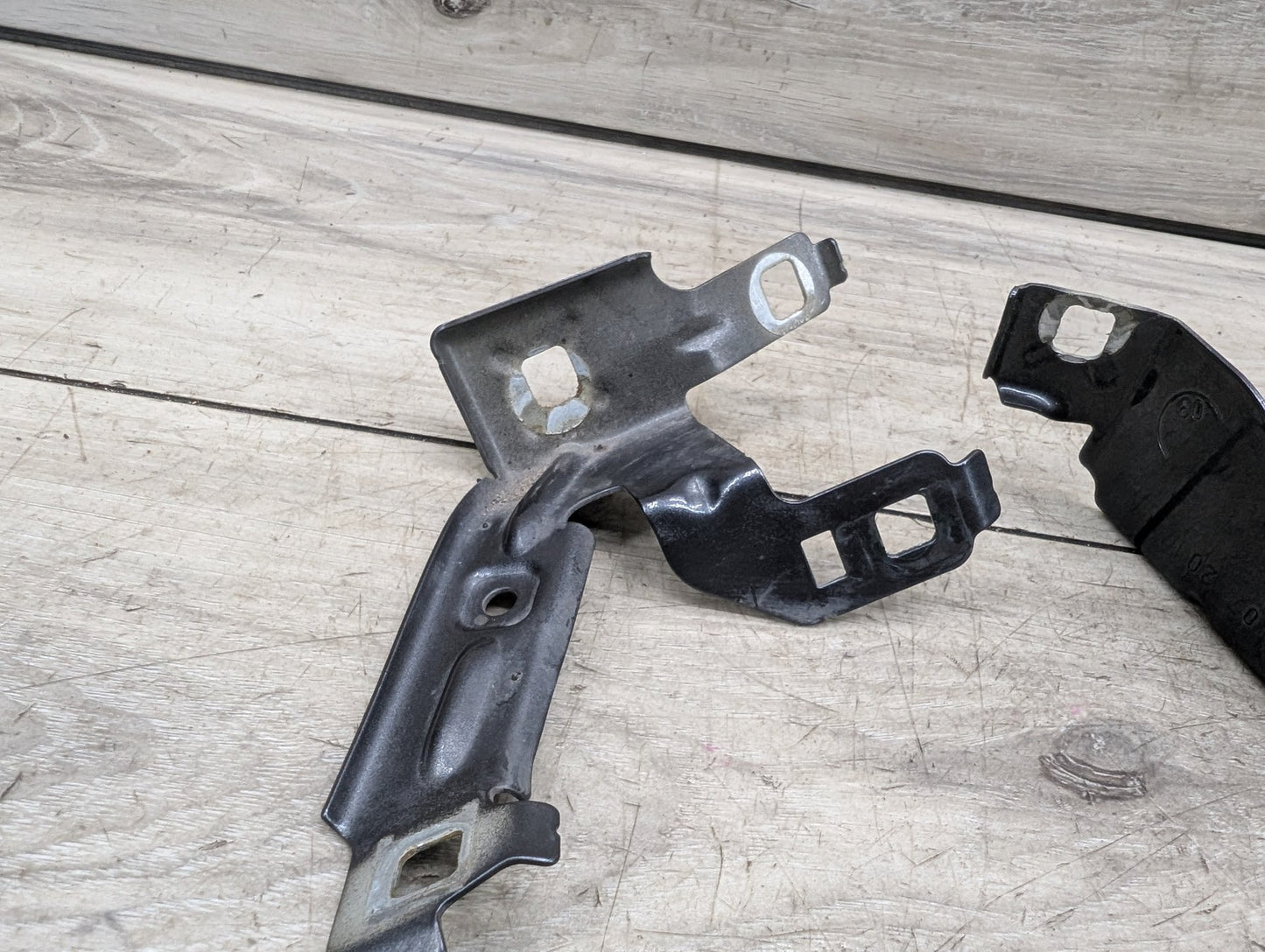 2014 - 2019 BMW 340 F34 Front Right Passenger Fender Brackets SET 7293728 B58B30M0