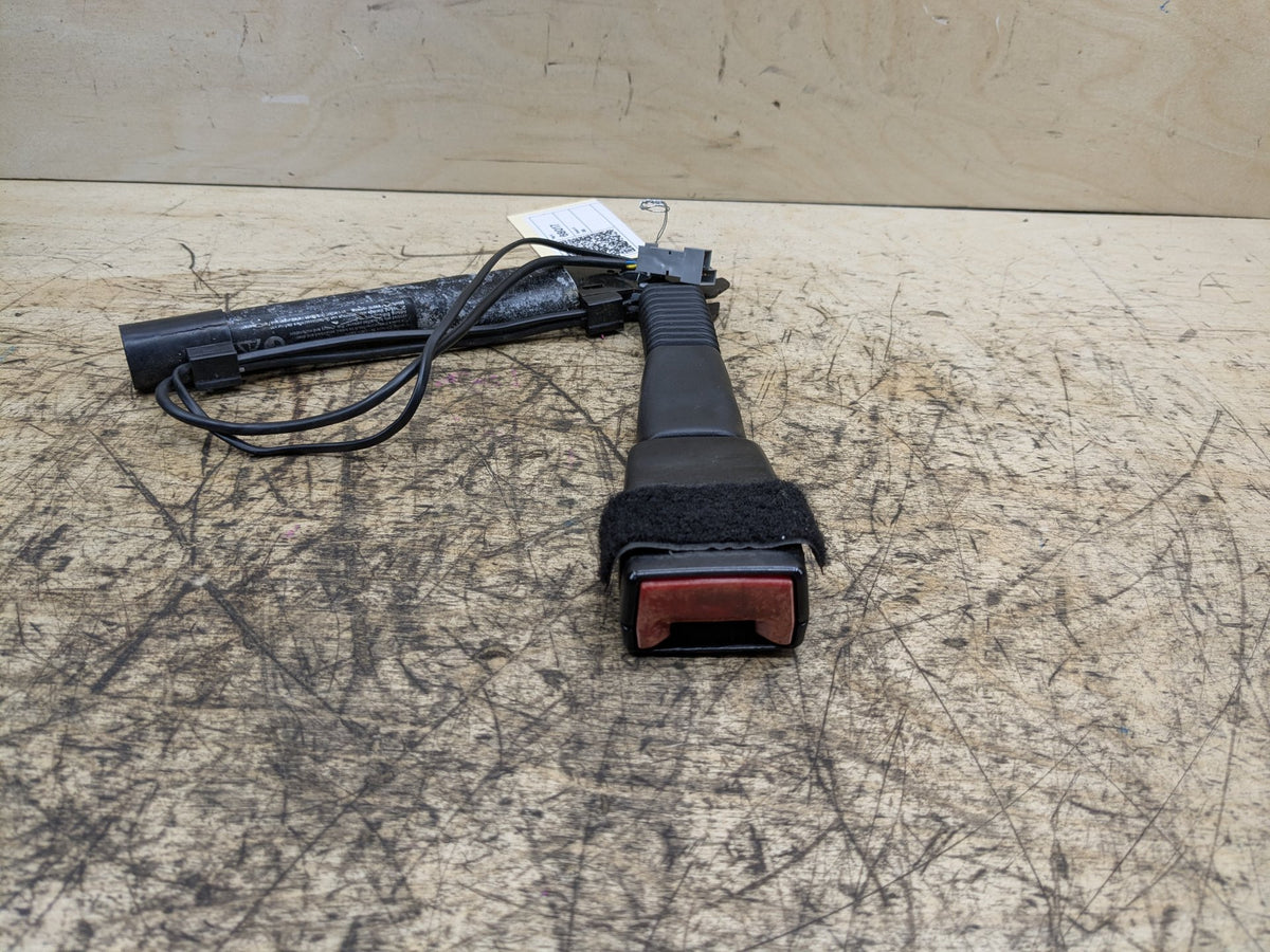 OEM BMW E82 E84 E88 E89 E90 E92 Front Left Driver Seat Belt Buckle Tensioner