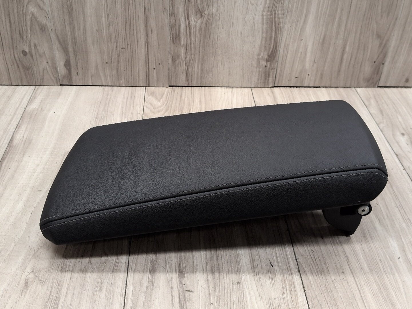 2023 - 2026 BMW M2 G87 Center Console Armrest Arm Rest 9870470 S58B30T0