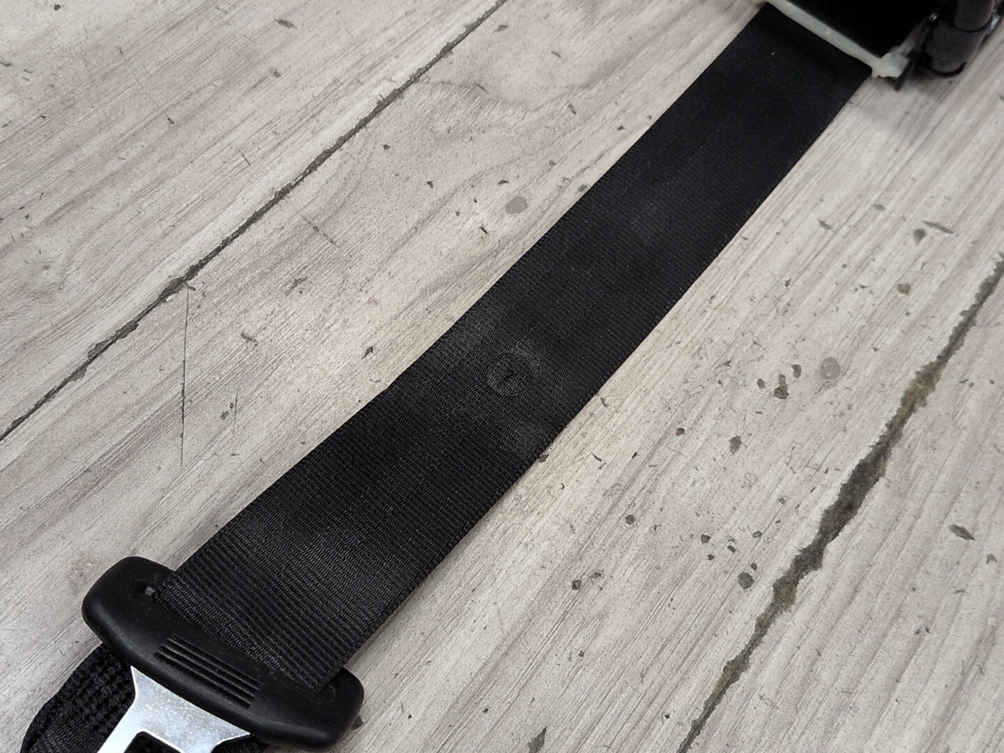 2015-2018 Audi Q3 8U Rear Left or Right Seatbelt Seat Belt Retractor 8U0857805A