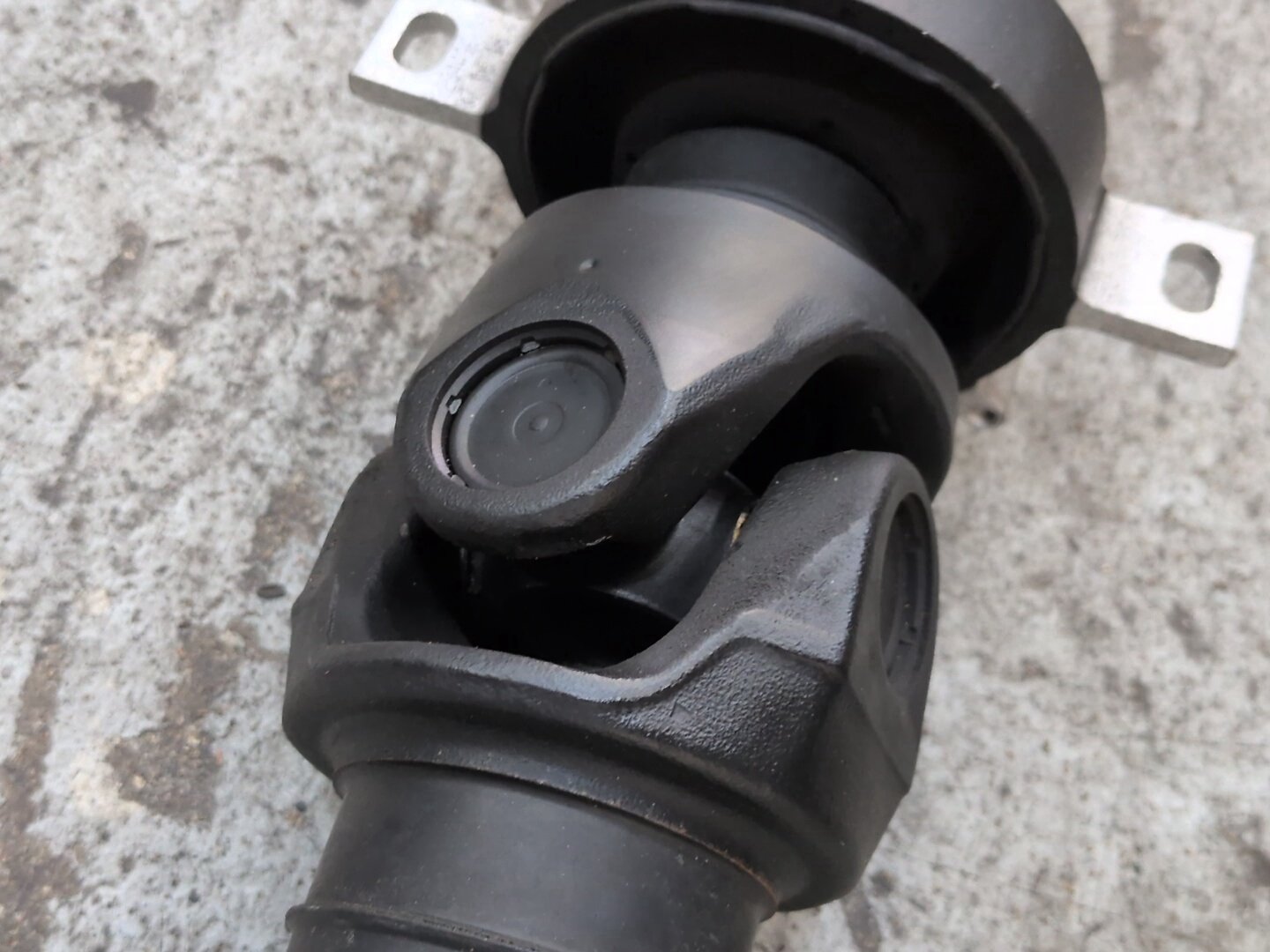 2012-2018 BMW M6 F06 - Rear Propeller Driveshaft Drive Shaft PN: 2284490