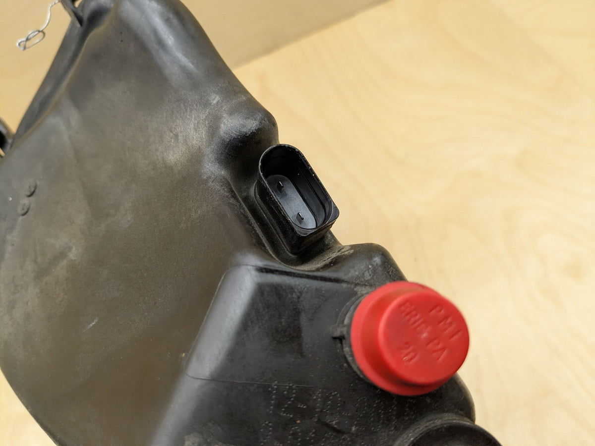 16-21 OEM BMW G11 G12 G30 M550 750 M760 N63 Coolant Expansion Tank Reservoir