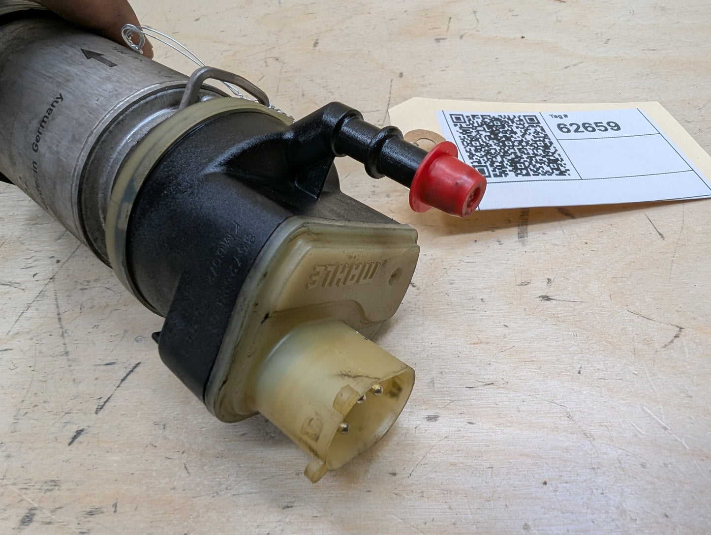 14-18 BMW 328i F30- Diesel Fuel Tank Reservoir Filter PN: 8572522
