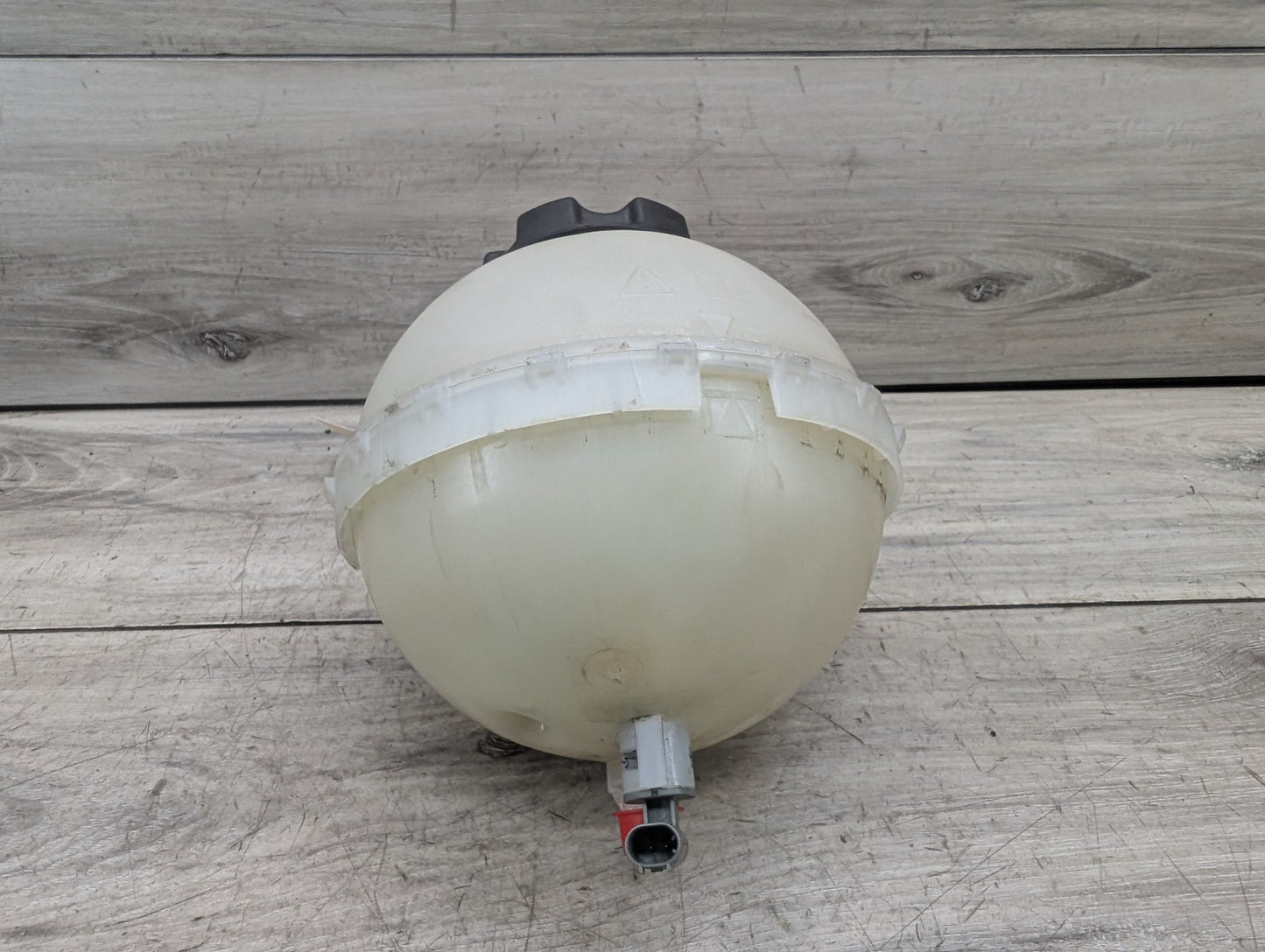 2011 - 2016 BMW 528i F10 Coolant Expansion Tank Reservoir 7647285 N20B20O0