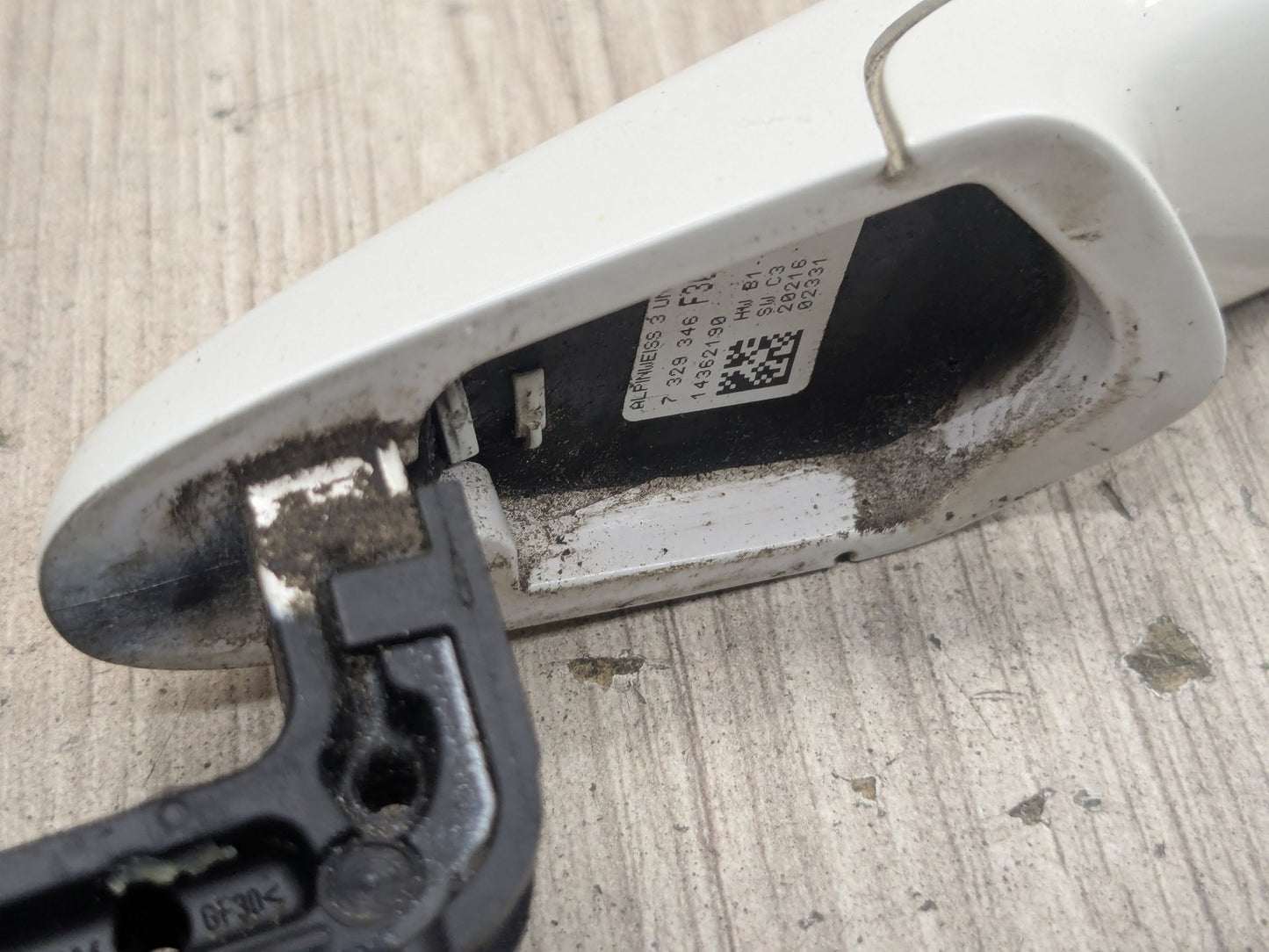 OEM BMW F23 F30 F32 F80 F82 M3 Right Passenger Door Handle COMFORT ACCESS White