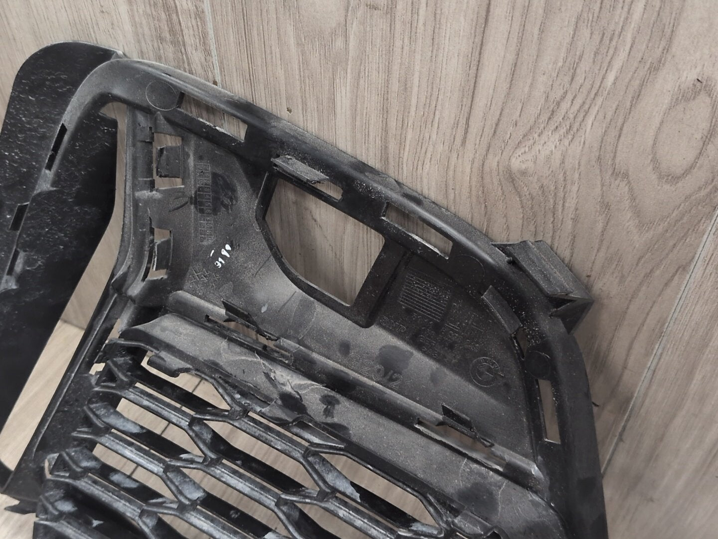 2019-2026 BMW M340i G20 Front Left Driver Bumper Cover Grille 8075649