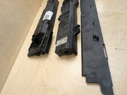 2012-2018 BMW 328i F30 Right Passenger Side Rocker Panel Brackets SET 8507422