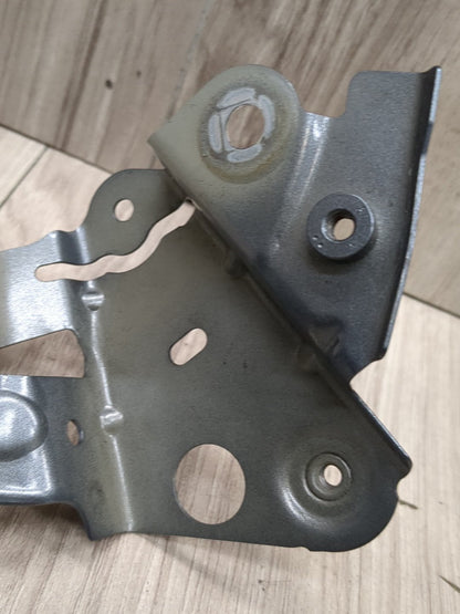 2017 - 2023 BMW M550i G30 Front Left Driver Fender Brackets SET 7349617 N63B44O2