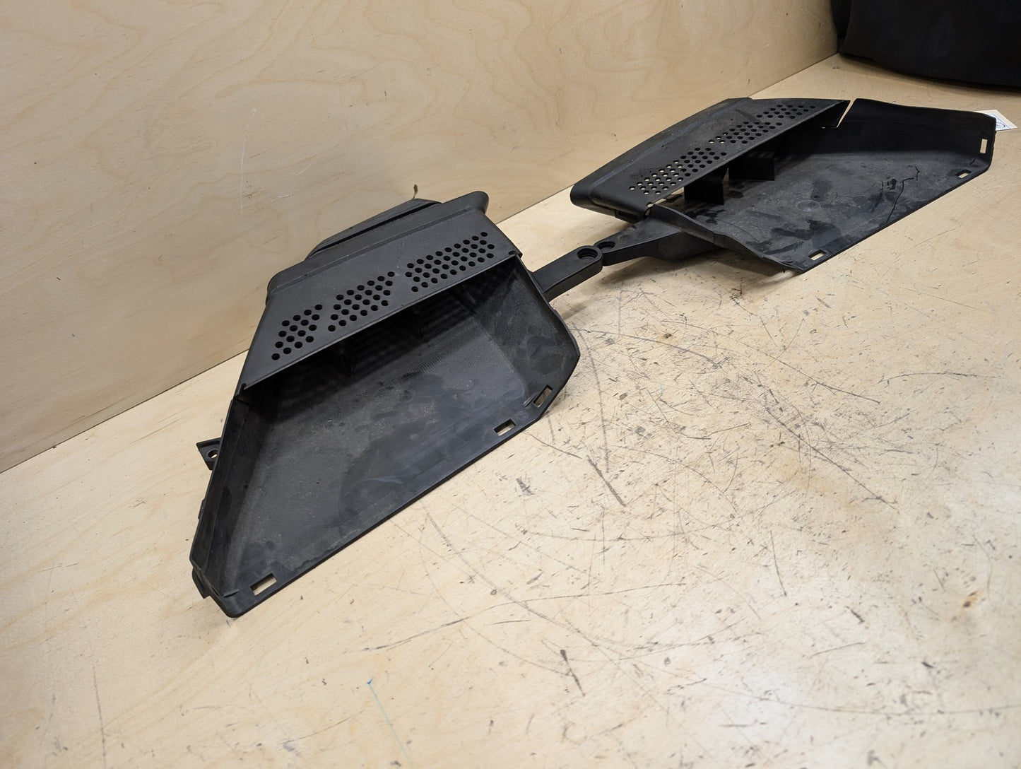 2011-2017 Audi RS5 8T Left Right Air Intake Ducts SET 8K0129618E OEM
