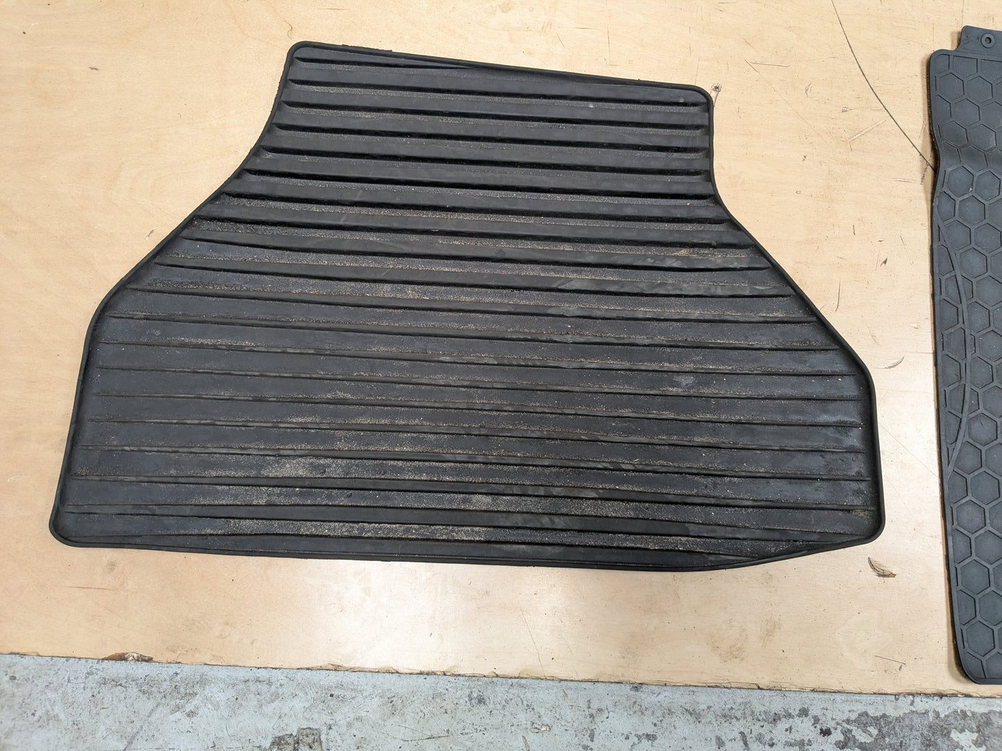 2015 - 2019 BMW X6 F86 Front Rear Left Right All Weather Mat Carpet Floor Mats SET 2231953 S63B44T2