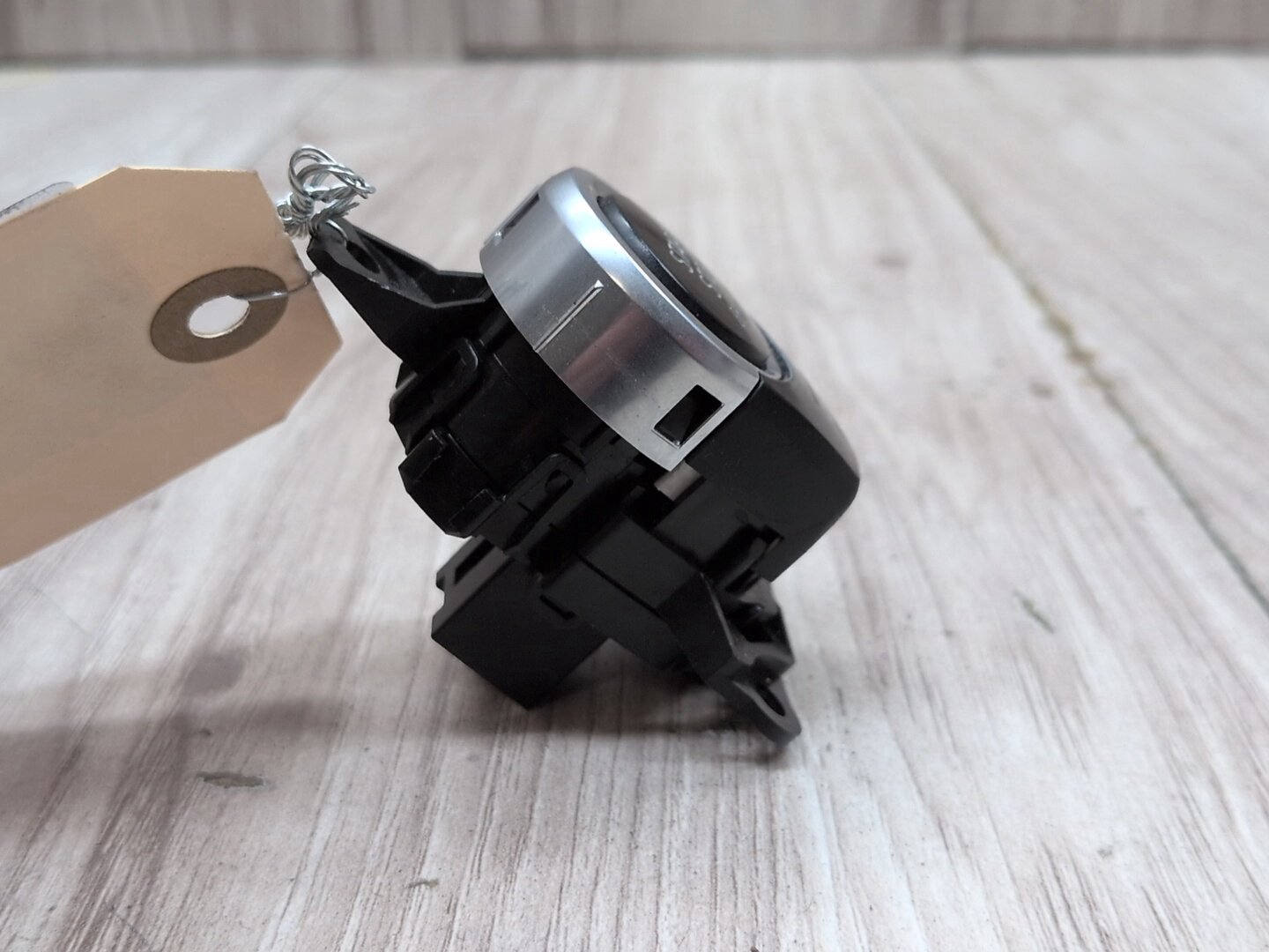 10-18 OEM BMW F01 F10 F06 F13 M6 F01 F02 Engine Start Stop Button Push Dash Switch