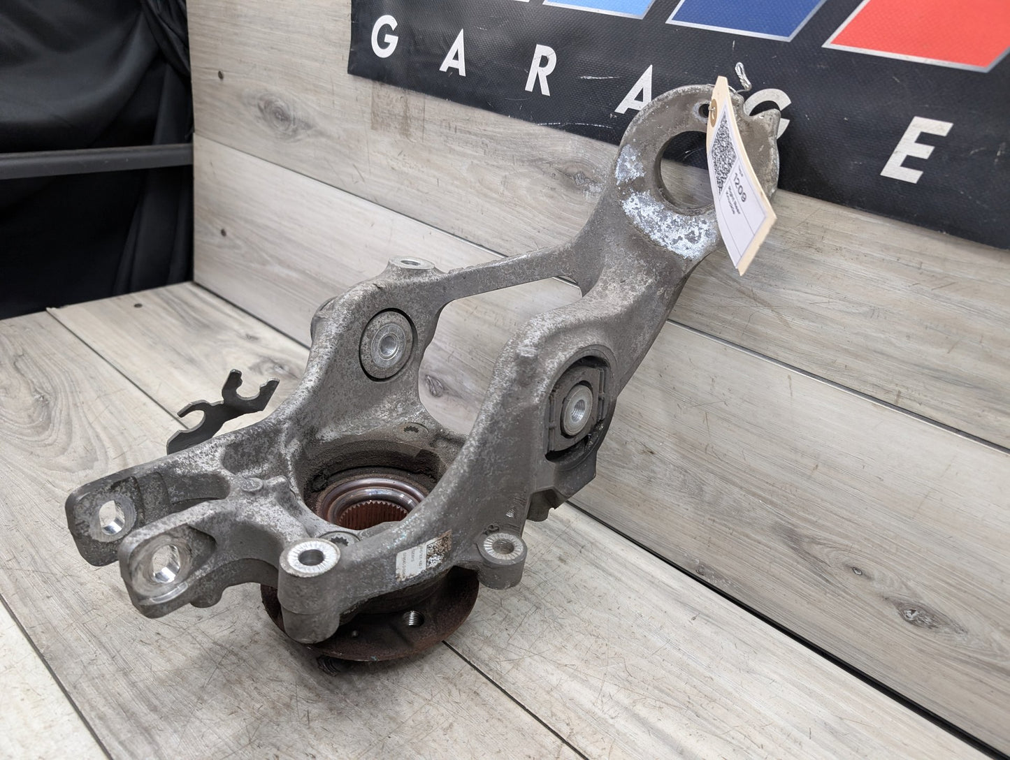 2009 - 2017 Audi Q5 8R Rear Right Passenger Spindle Knuckle w/ Bearing 8R0505432F EA888
