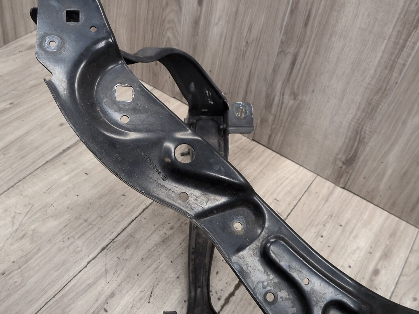 2009-2012 Mercedes-Benz E550 W212 Left Driver Headlight Bracket PP212620021 OEM