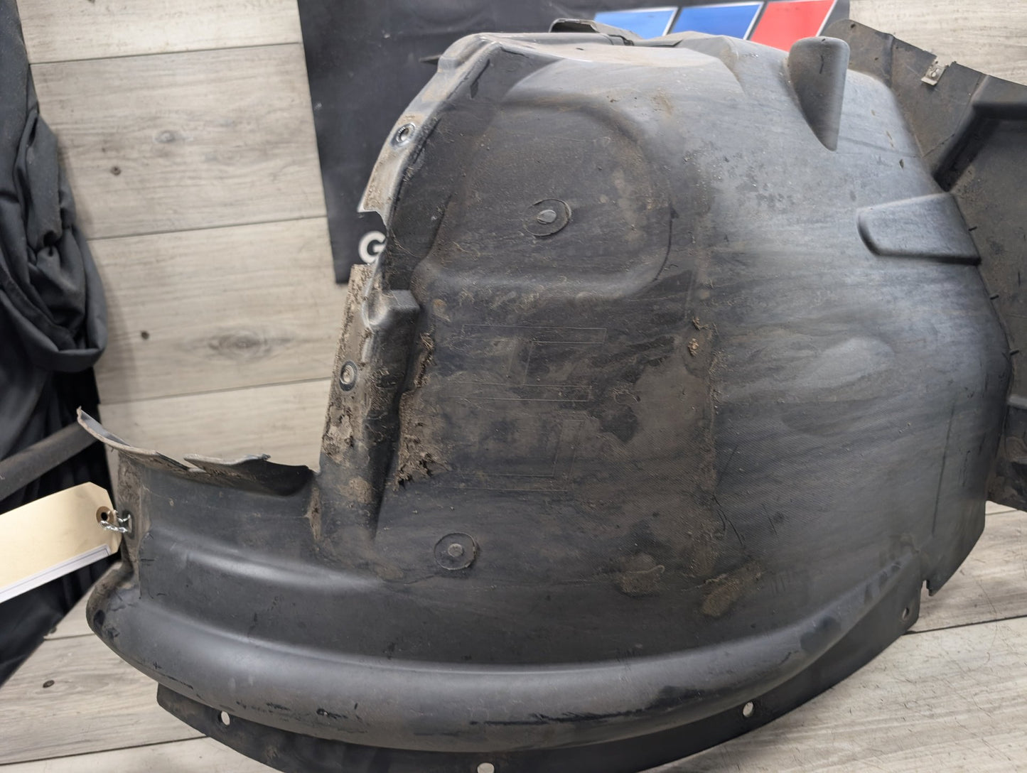 2007-2013 BMW X5 E70 Front Left Driver Wheel Fender Liner Splash Guard 7169413