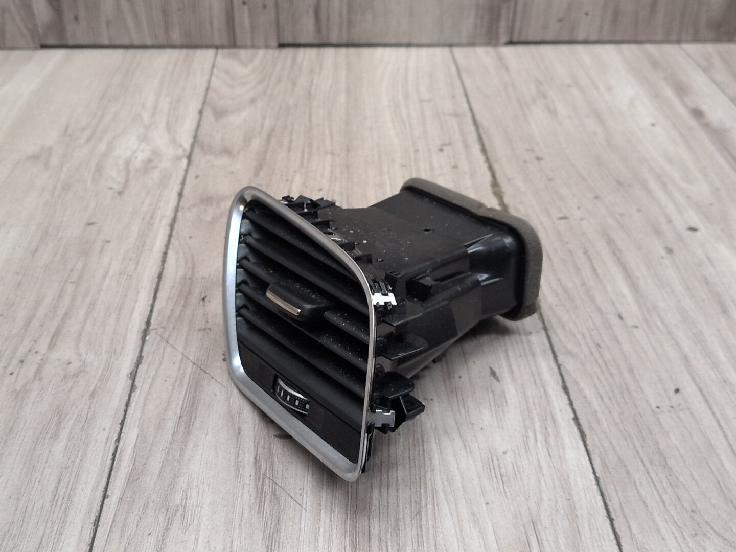 2015-2018 Audi Q3 8U Dashboard Dash Board Right Passenger Air Vent 8U1820902B