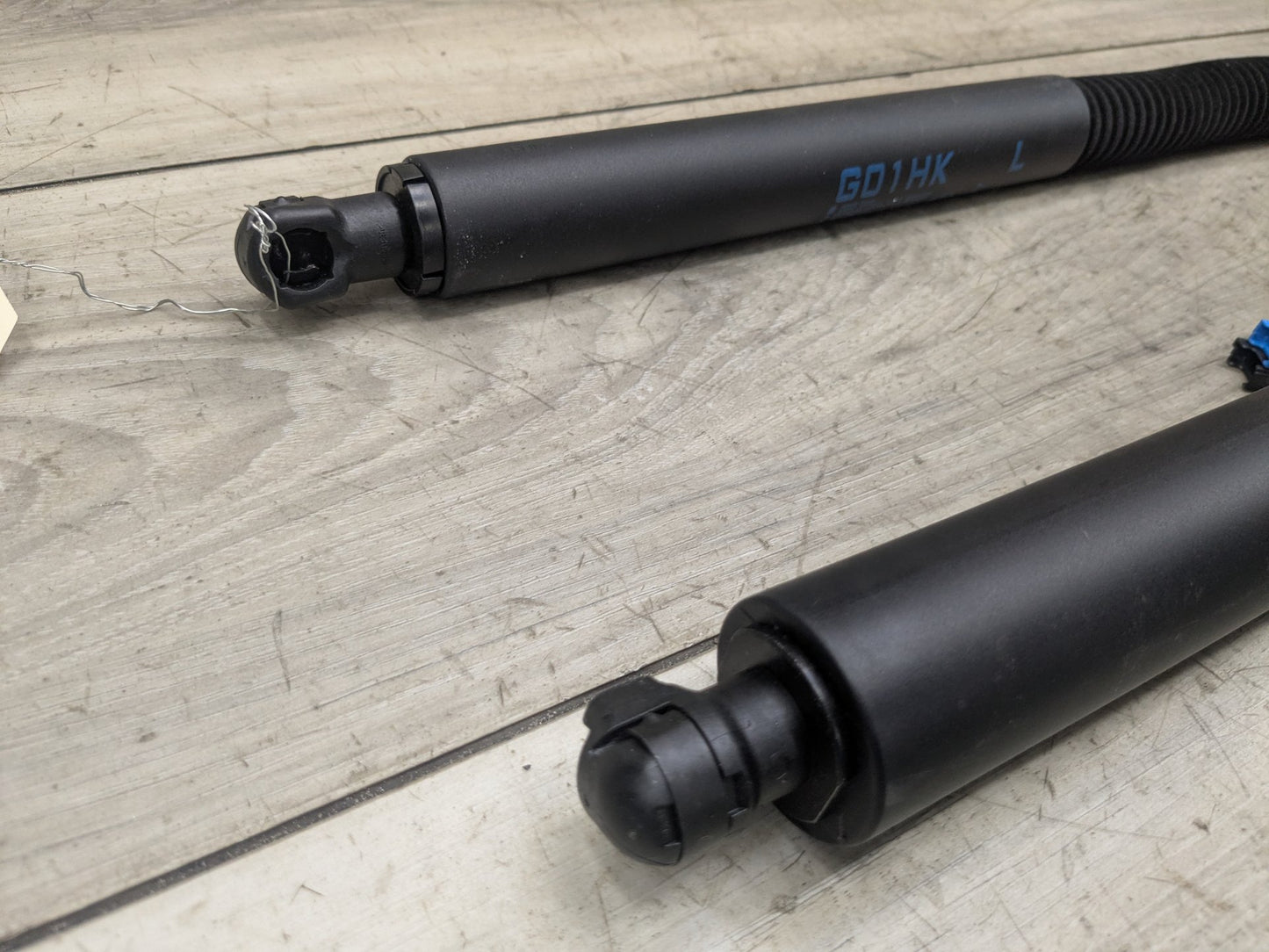2018 - 2023 BMW X3 G01 Rear Left Right Liftgate Trunk Lid Strut Shock Supports SET 7397319 B58B30M0