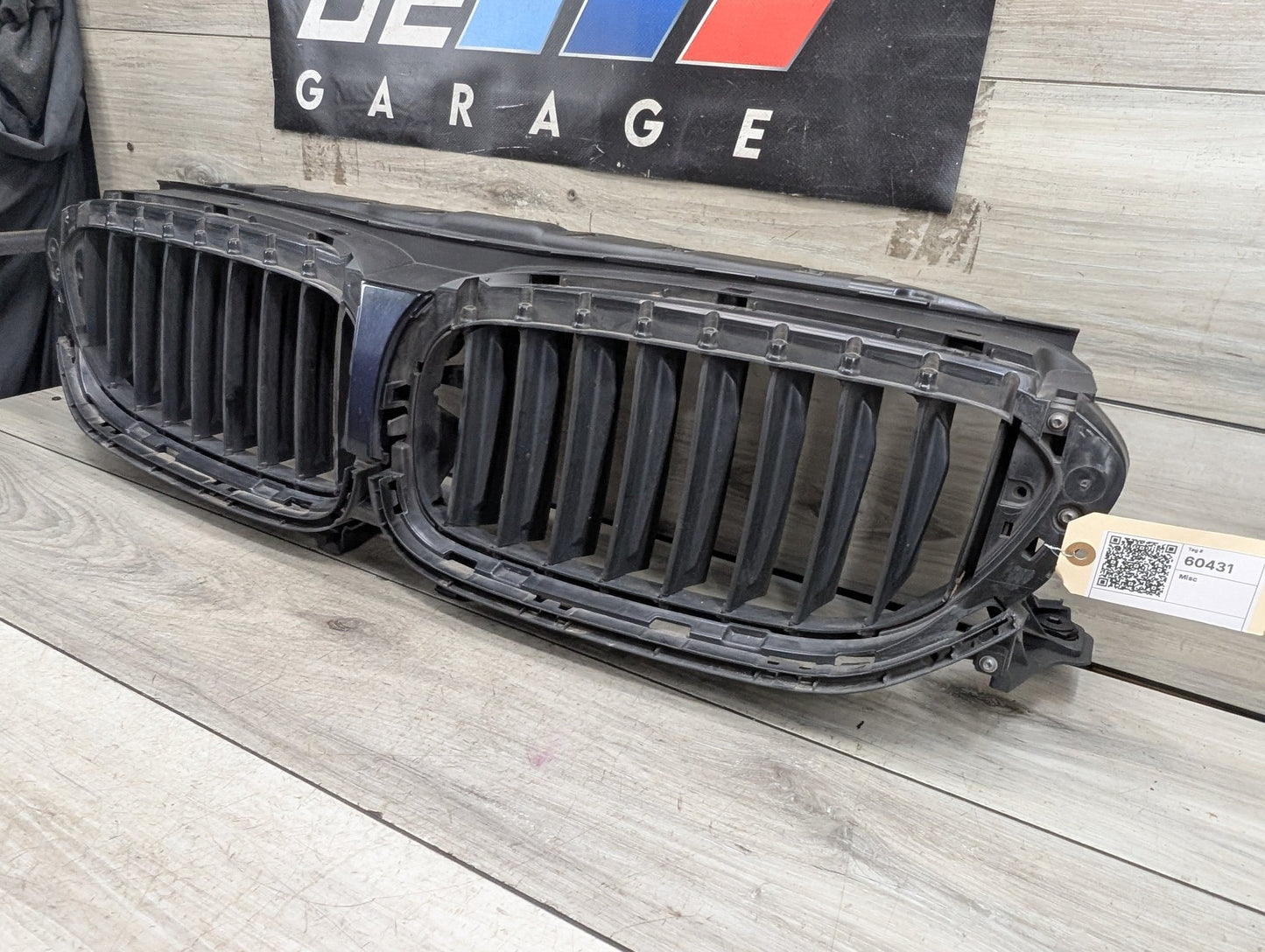 2017-2023 BMW 530i G30 Front Bumper Radiator Air Flap Shutter w/ Kidney Grilles 7497279