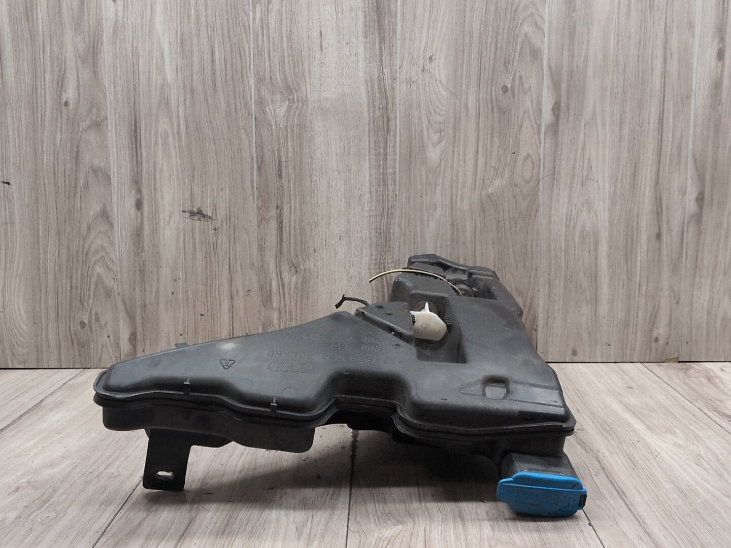 17-25 OEM Audi A4 S4 Windshield Washer Reservoir Tank Assembly 8W0955451L