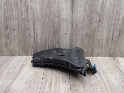 OEM BMW G12 G30 540 M550 750 M760 Windshield Wiper Washer Reservoir Tank Pump