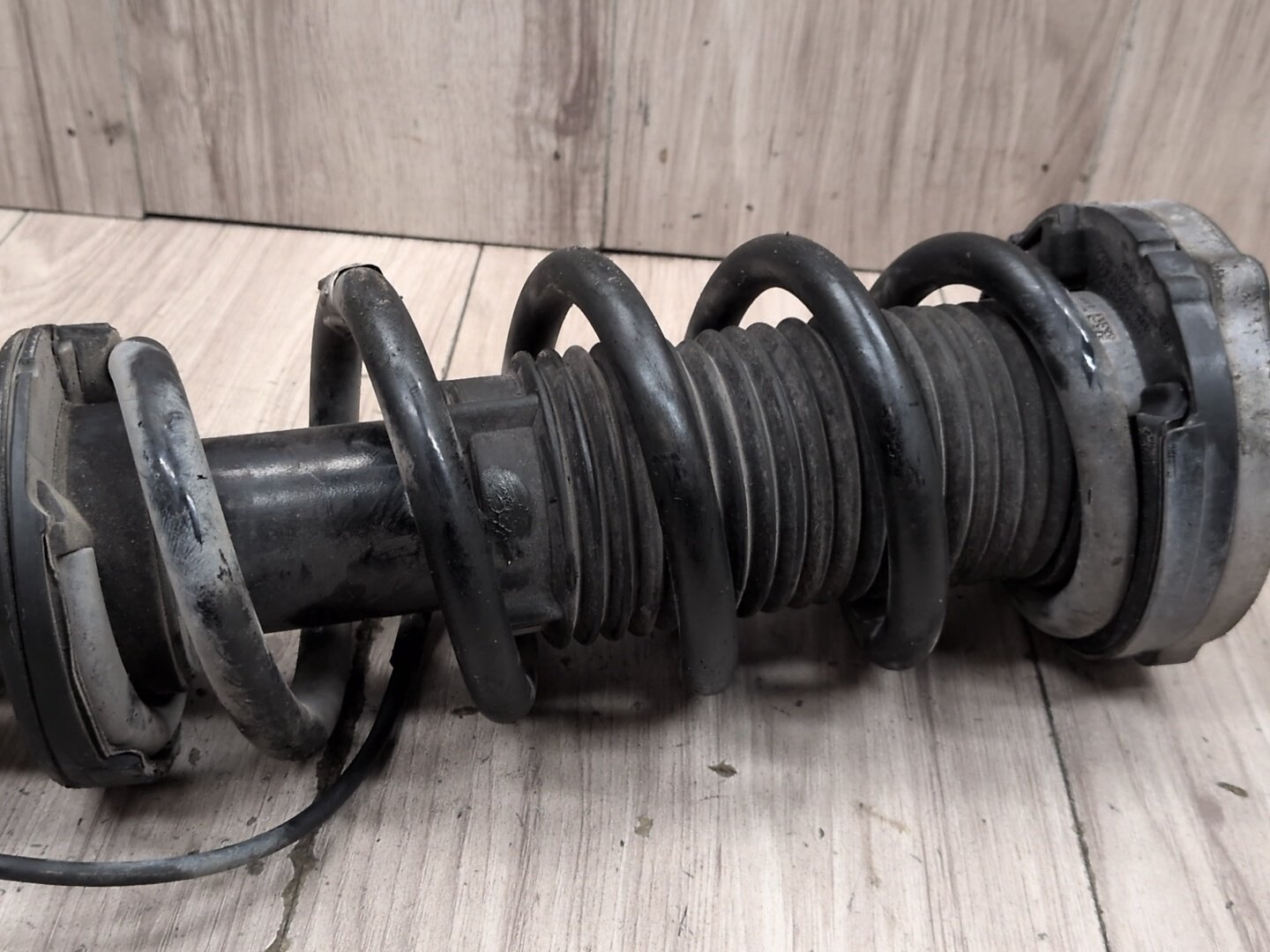 17-23 OEM BMW G30 M550iX Front Left Driver Spring Strut Shock Absorber VDC