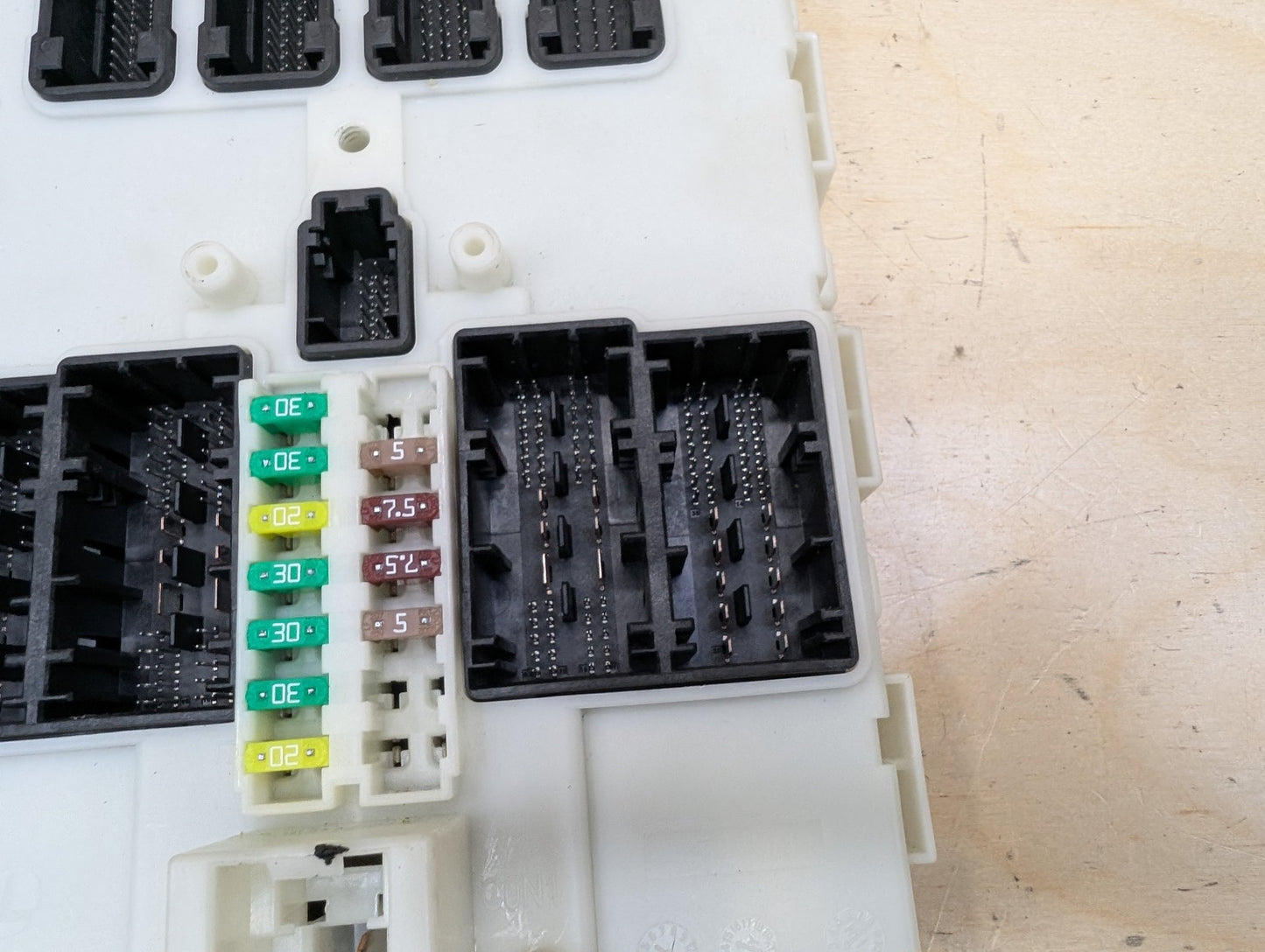 2015-2019 BMW X6 F16 Bdc Body Domain Fem Control Module 6808573