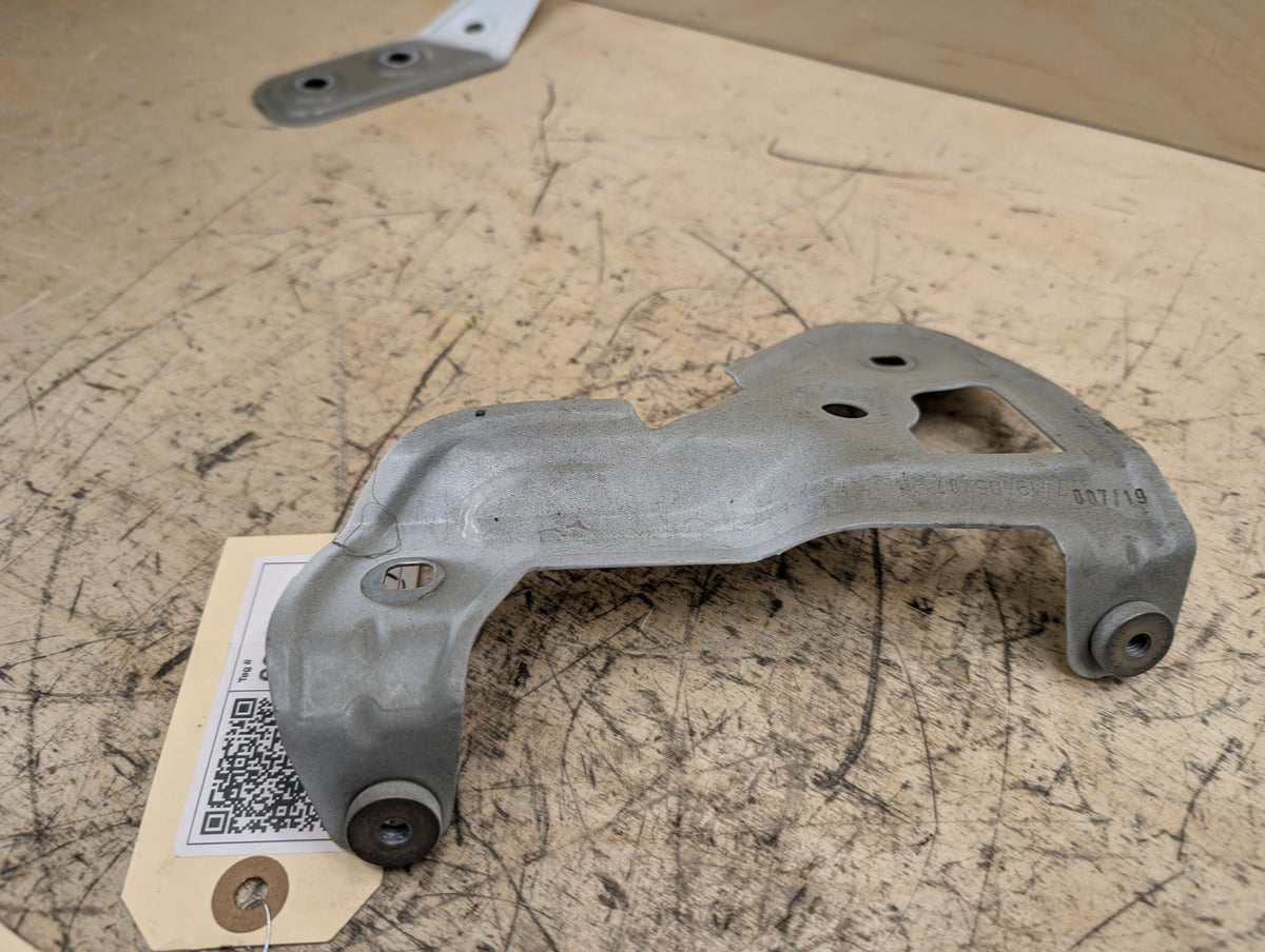 19-25 OEM BMW G20 330 M340 Front Right Passenger Side Fender Holder Bracket SET