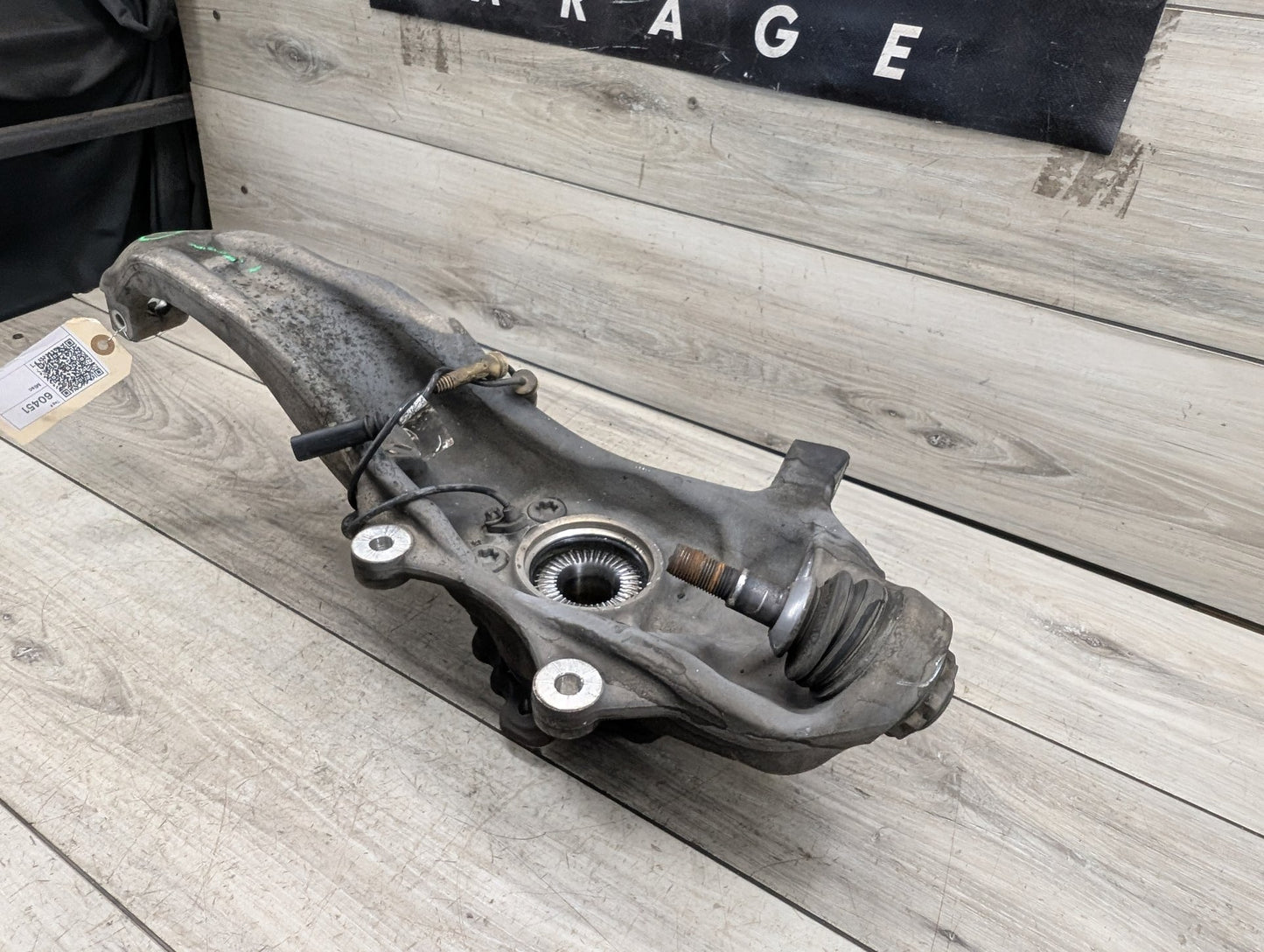 2017-2023 BMW 530i G30 Front Left Driver Spindle Knuckle w/ Bearing 6884385
