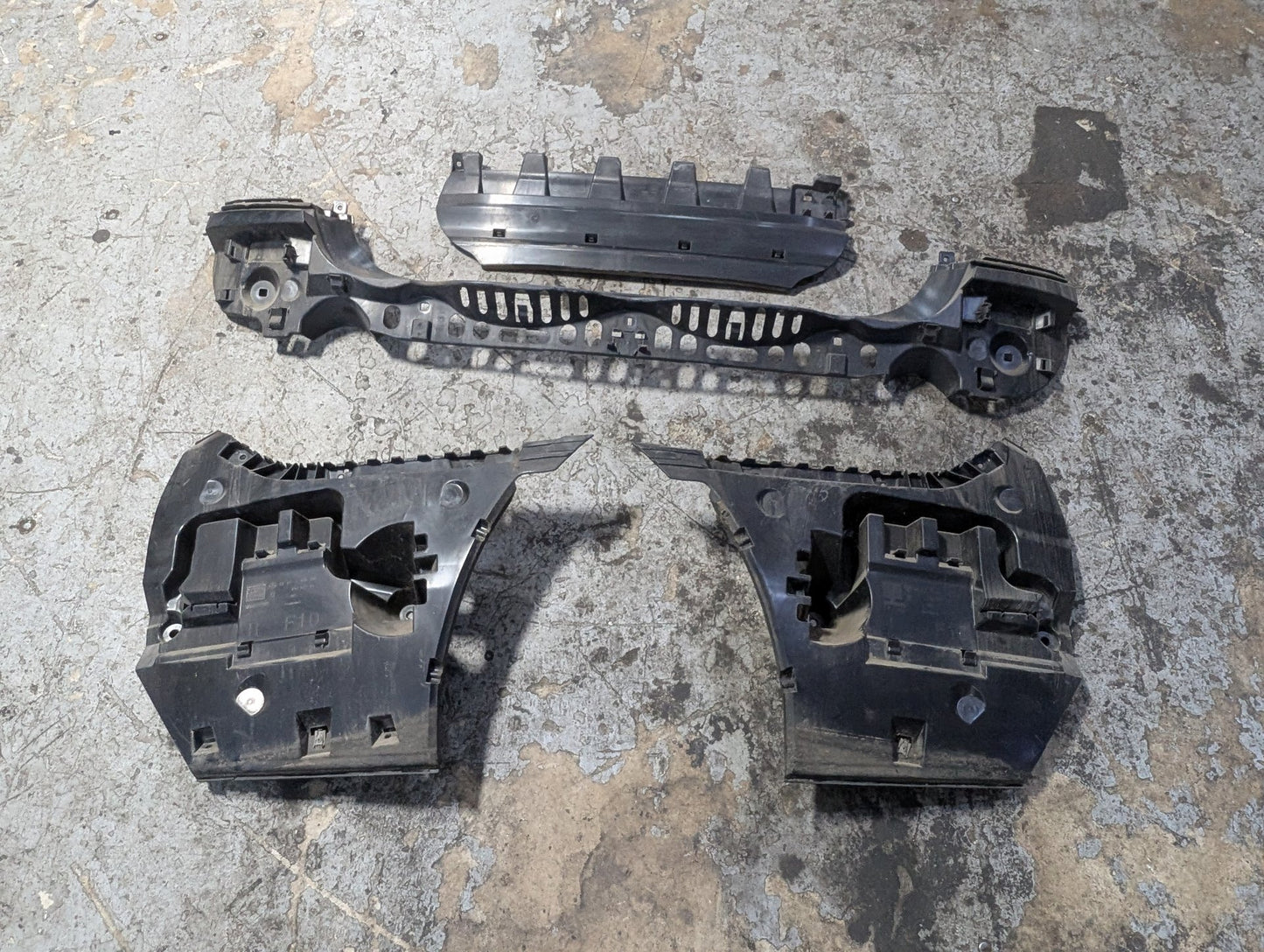 2011-2016 BMW 535i F10 Rear Left Right Center Bumper Support Brackets SET 7204017