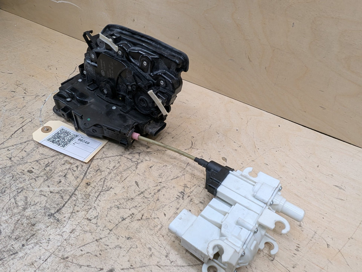2016-2019 BMW 740i G12 Front Right Passenger Door Latch Lock Actuator w/ Soft Close 2581894 OEM