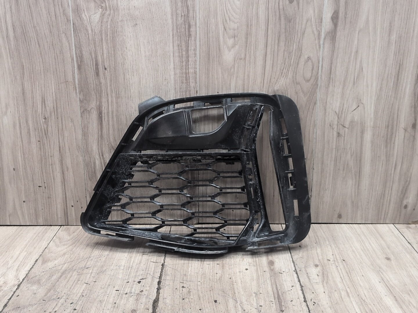 2019-2026 BMW M340i G20 Front Left Driver Bumper Cover Grille 8075649