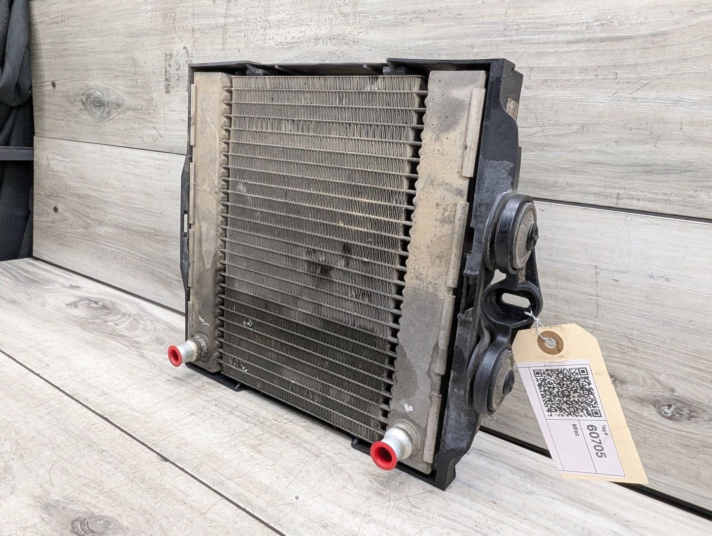 OEM BMW F02 F06 F10 F12 F13 535 550 Front Left Driver Auxiliary Coolant Radiator