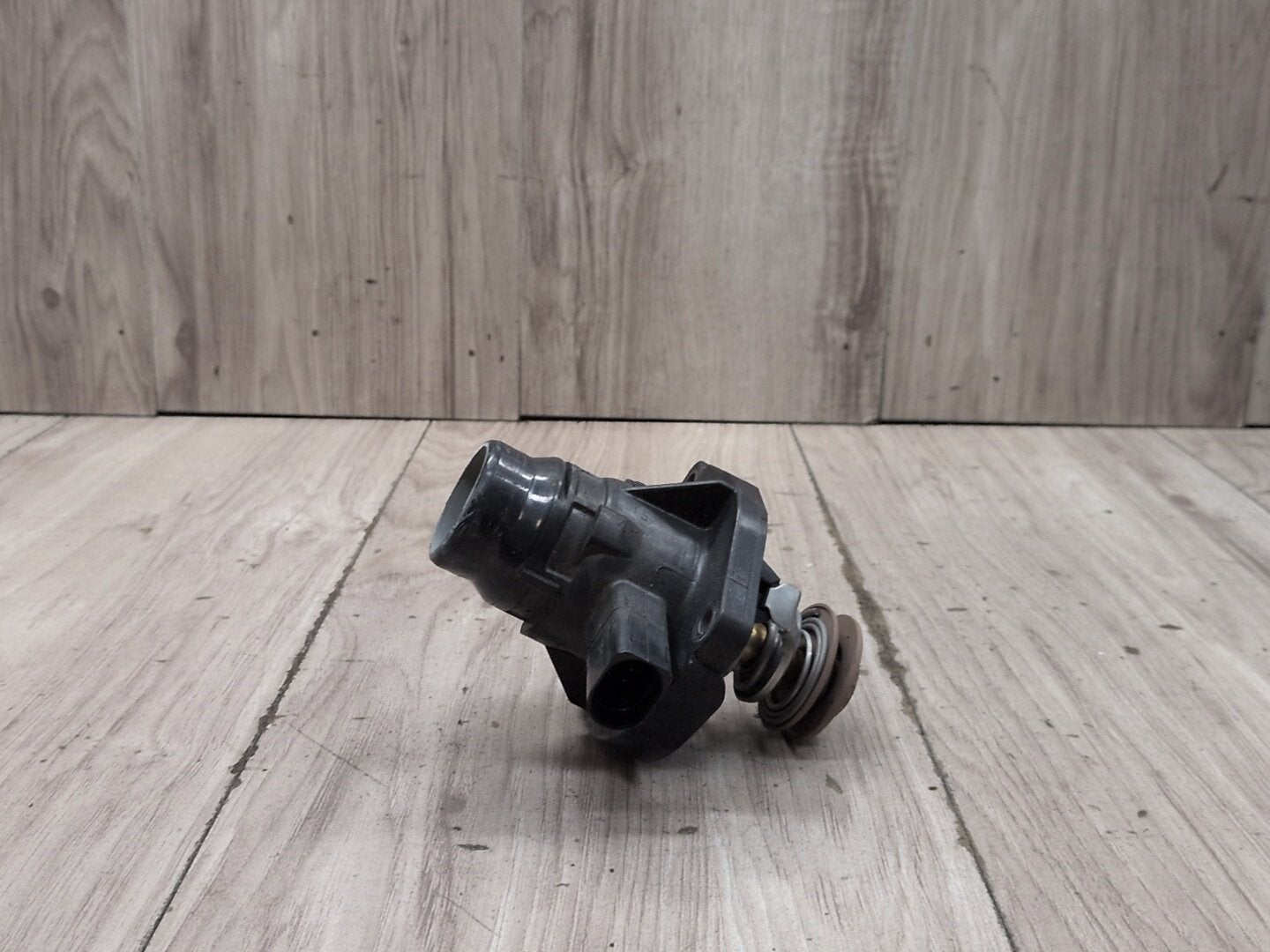 2016-2022 BMW G12 750i Engine Motor Heat Coolant Thermostat 8685978