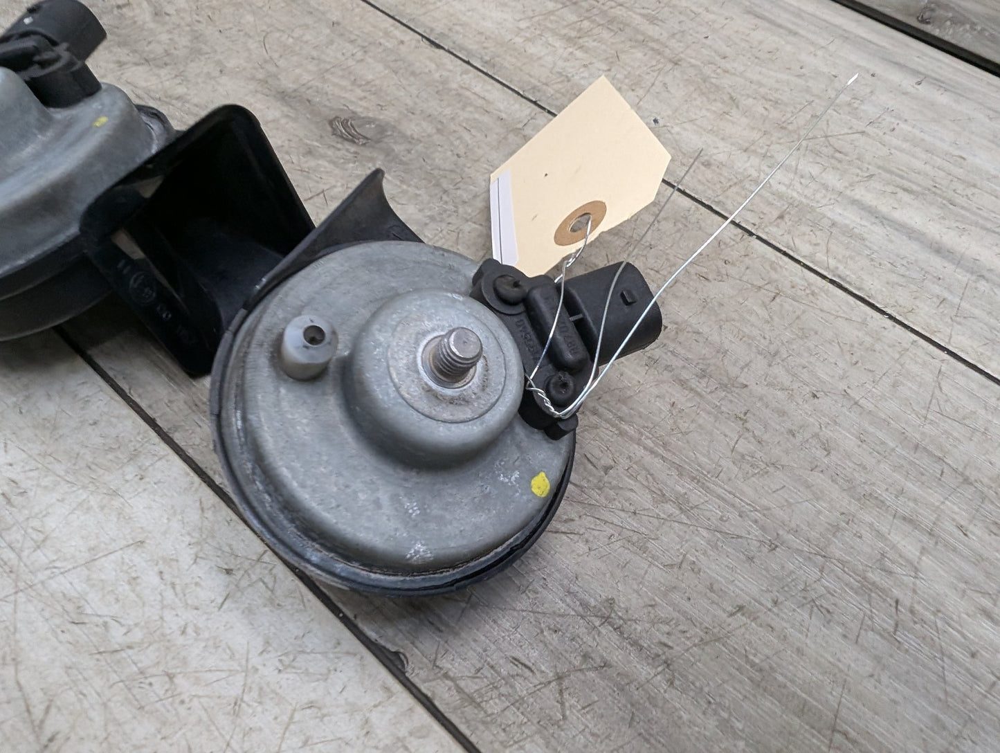 2008-2013 BMW 128i E82 Alarm Horns SET 7195540