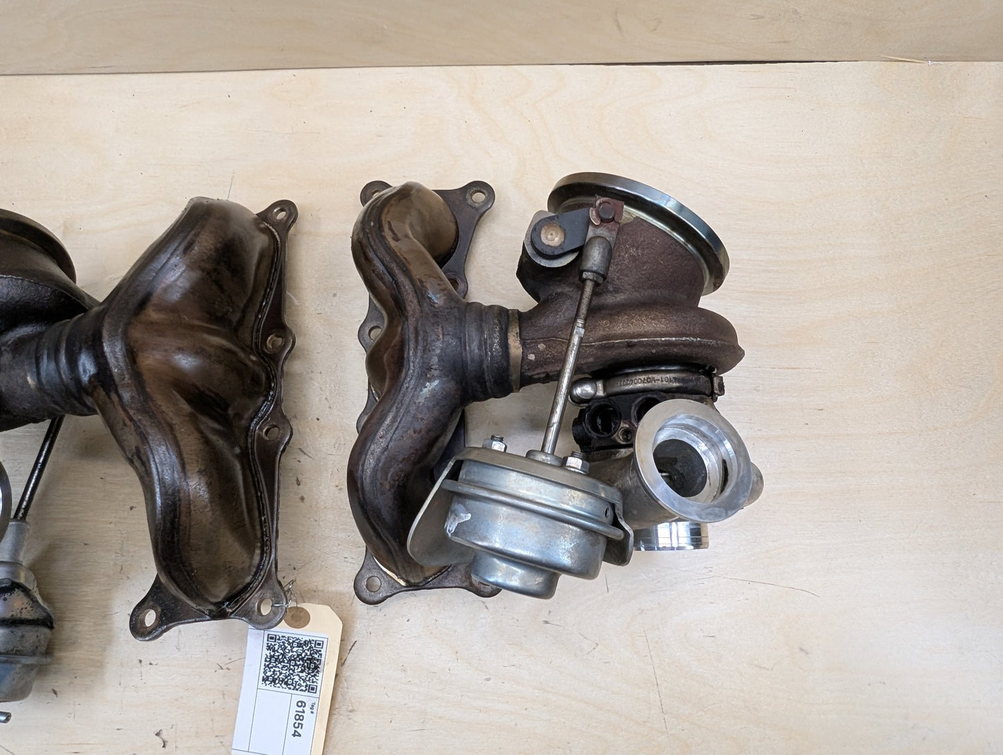 2007-2013 BMW E93 335i N54B30A Engine Motor Turbo Charger w/ Manifold SET 7331333