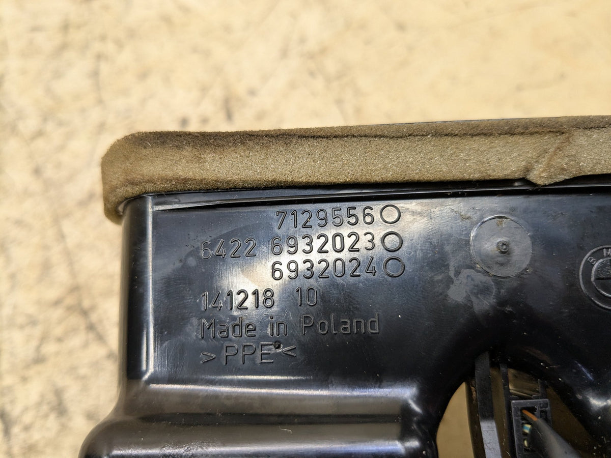 06-11 OEM BMW E90 E91 328 330 335 M3 Sedan Interior Central Console Rear Vent