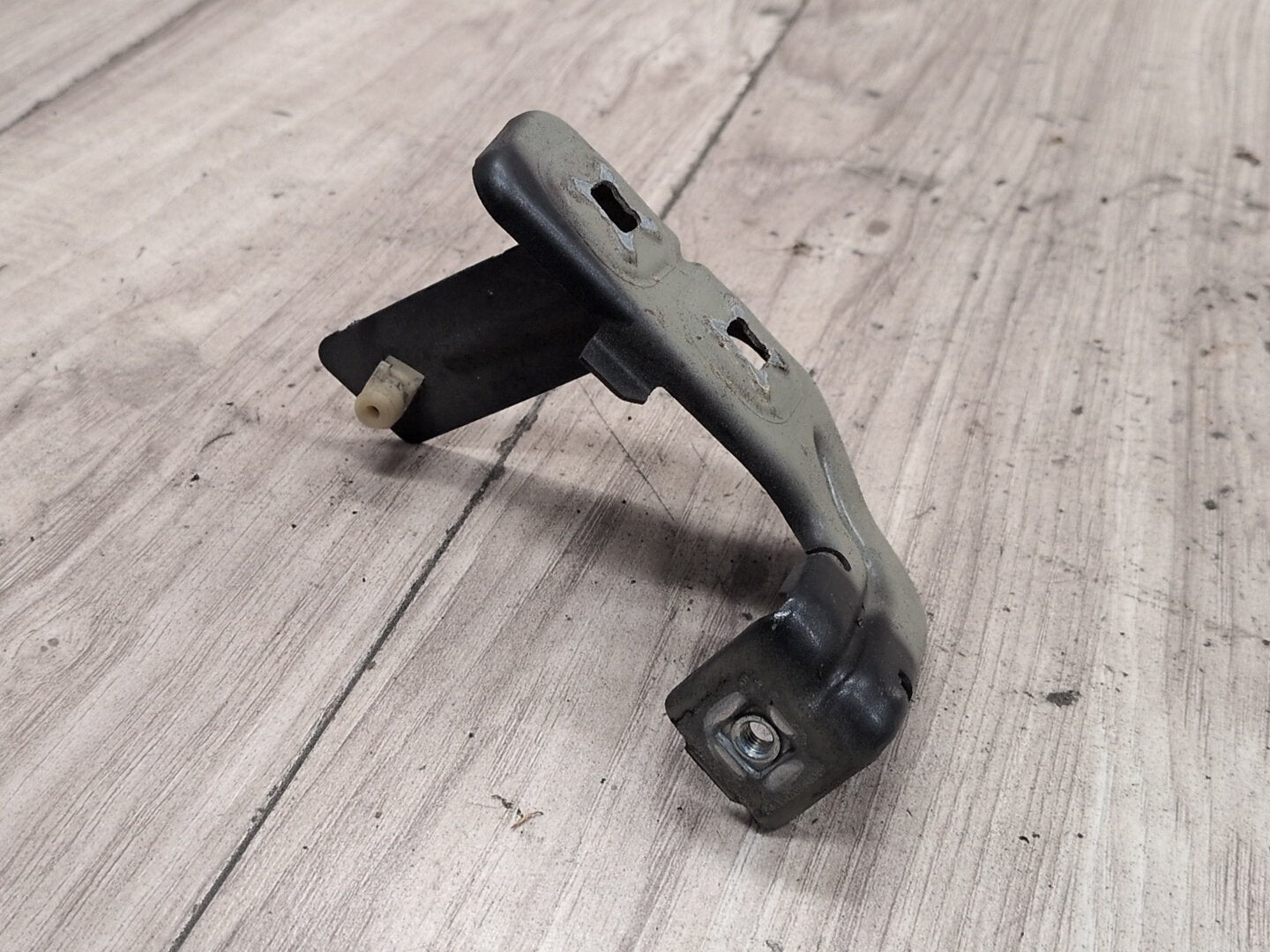 12-20 OEM BMW F30 F32 F33 F36 Front Left Driver Fender Wing Holder Bracket SET