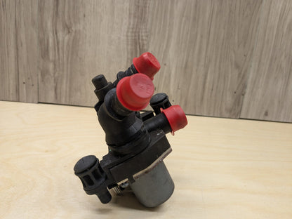 2009-2011 Mercedes-Benz SLK-Class R171 Engine Water Heater Valve A0048302084